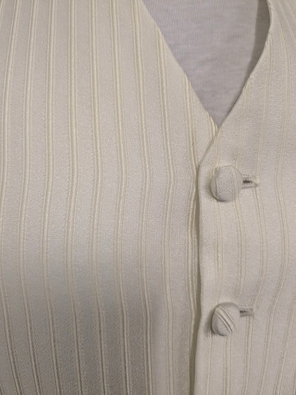 Heirloom gilet. Beige licht glanzend gestreept motief. Maat M.