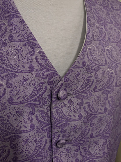 Vintage gilet. Licht en Donker Paarse paisley motief. Maat 3XL / XXXL.