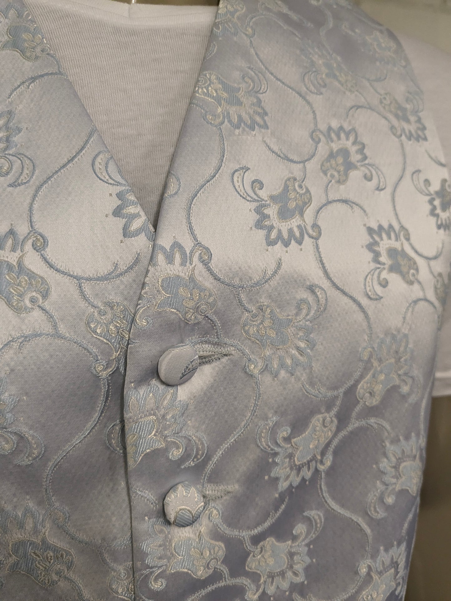 Cristo gilet. Licht Blauw Beige motief. Maat L.