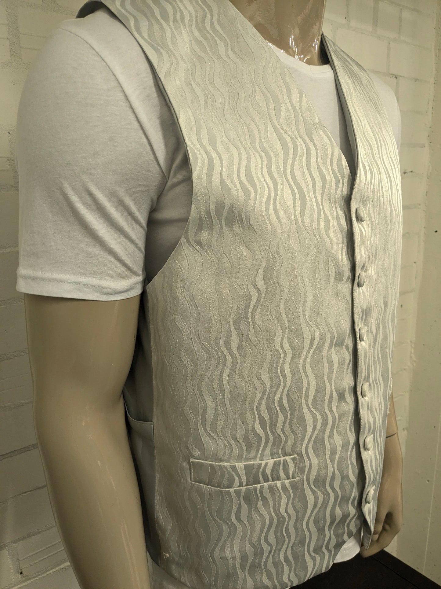 Heirloom gilet. Wit Grijs golvend strepen motief. Maat L.