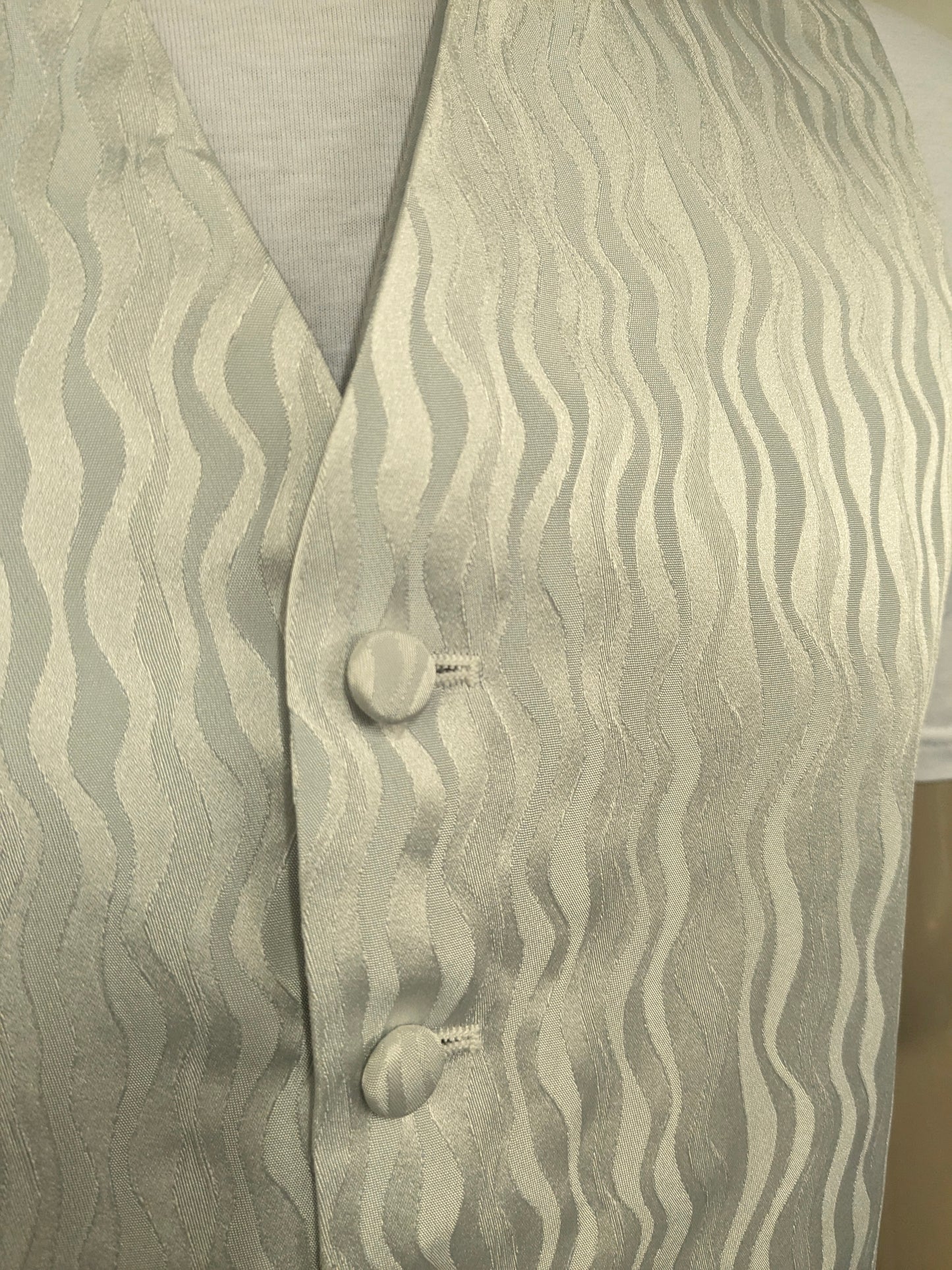 Heirloom gilet. Wit Grijs golvend strepen motief. Maat L.