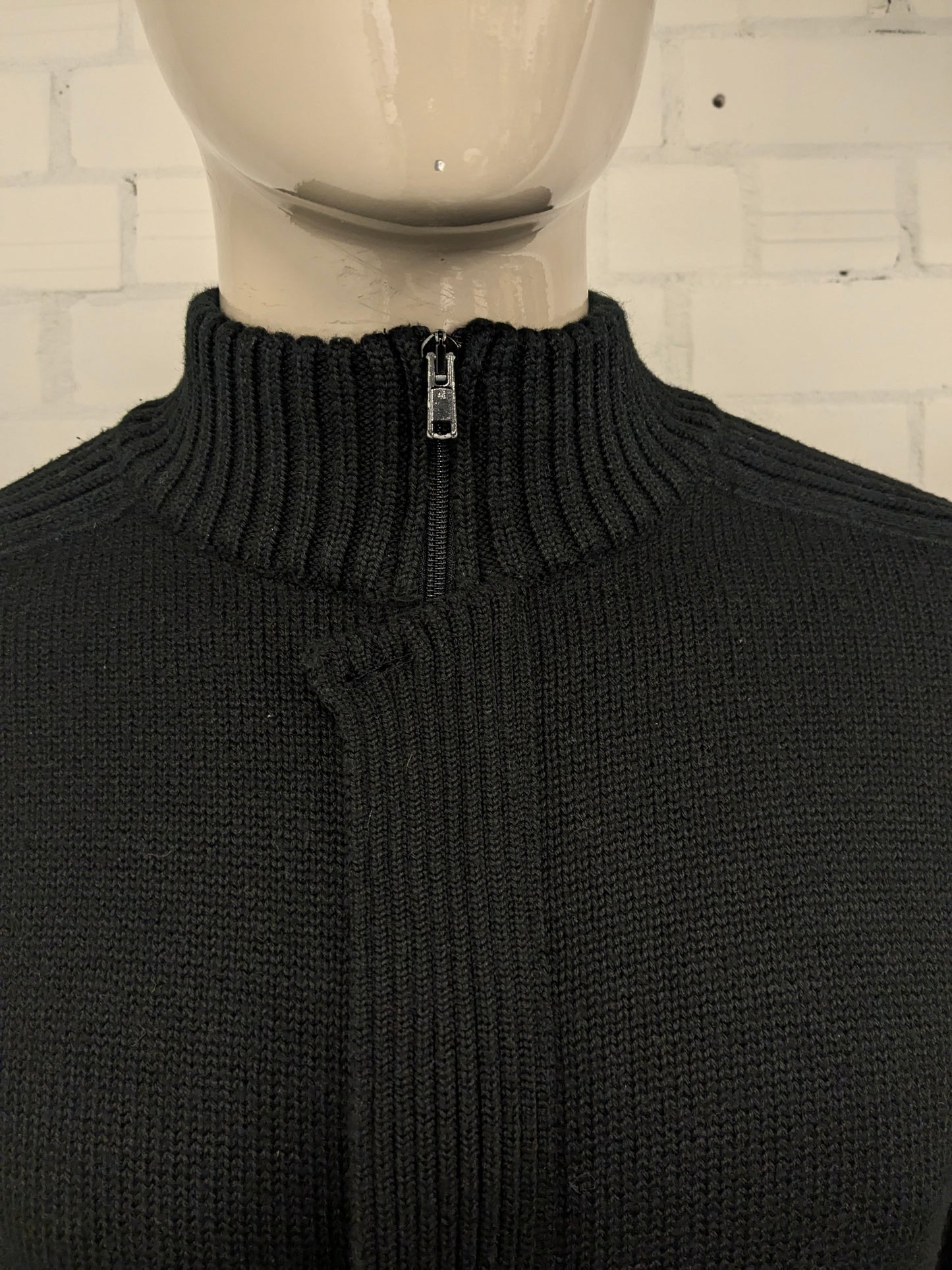 Thomas Jeans vest. Colored black. Size L.