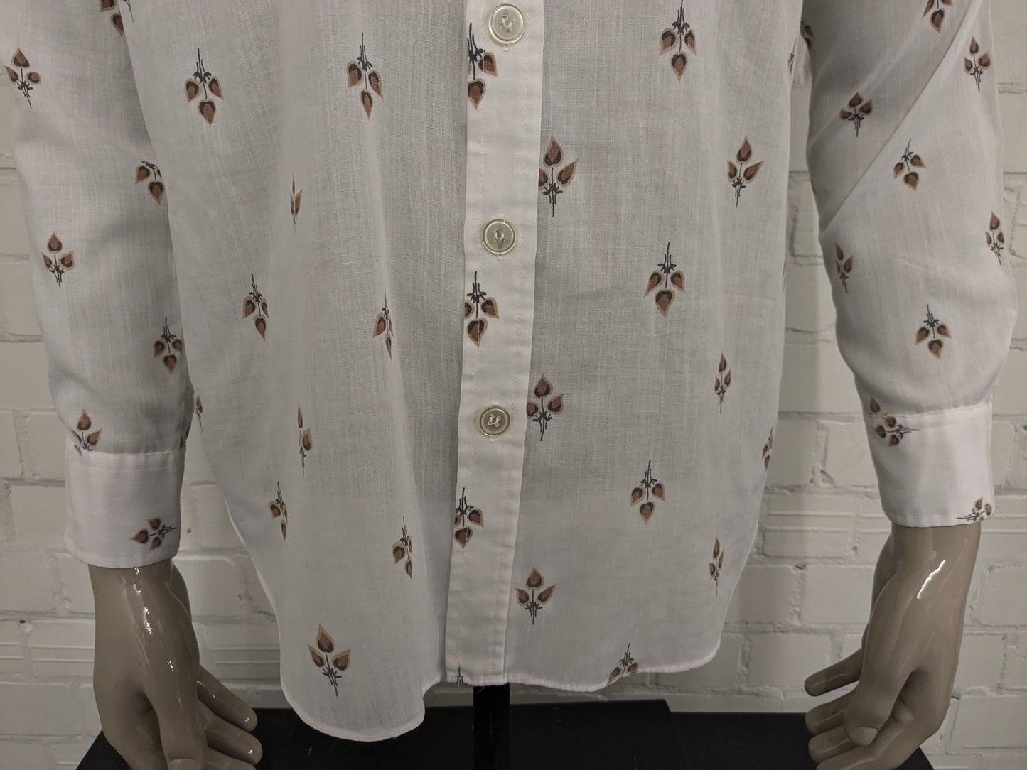 Vintage 70's Ataka overhemd met puntkraag en grotere knopen. Beige Bruine bloemen print. Maat L.