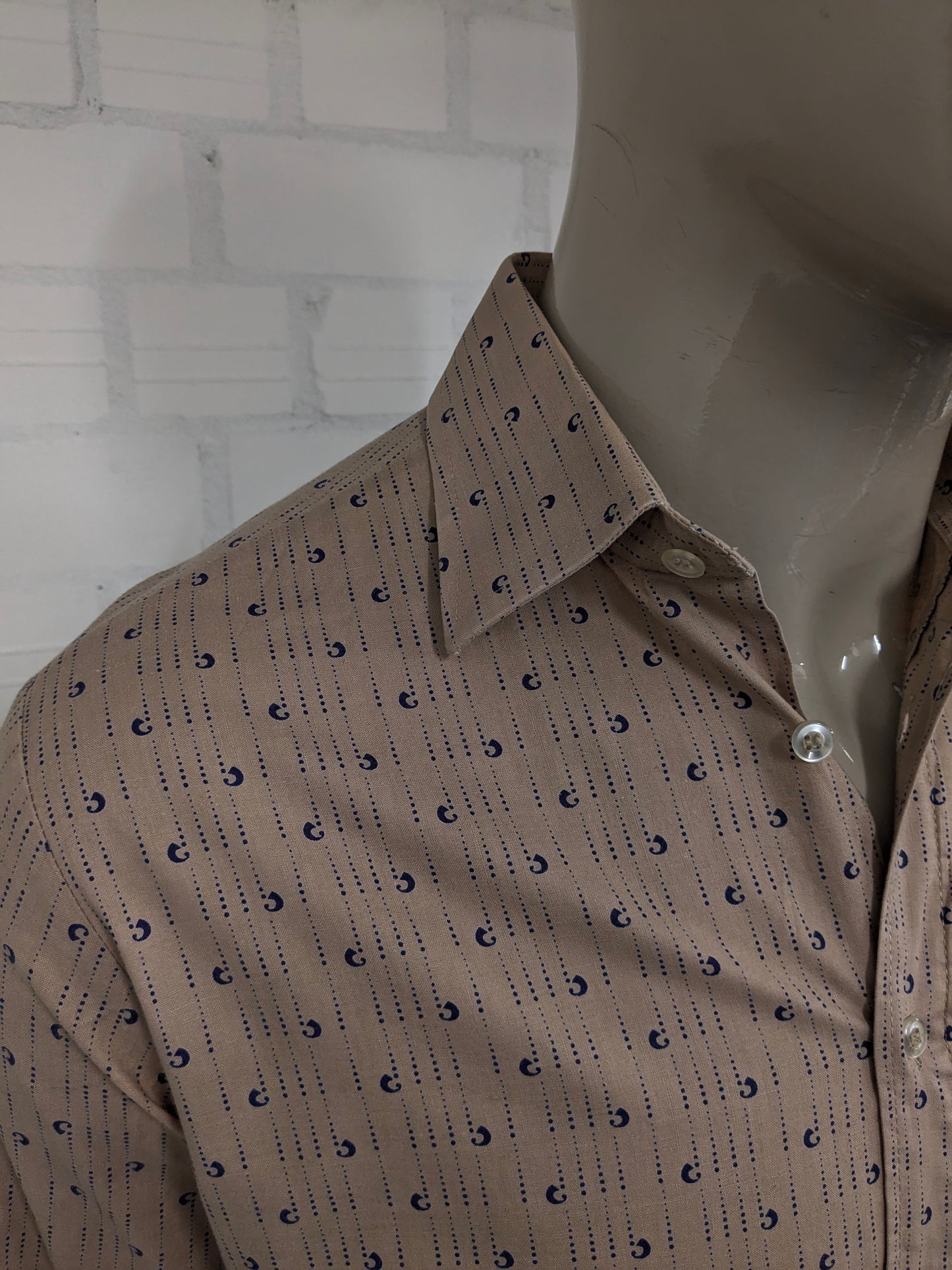 Camisa Cóndor vintage de los años 70. Estampado azul marrón. Talla L.