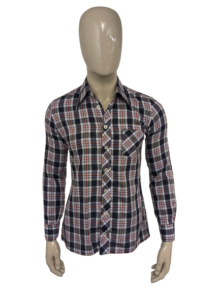 Vintage 70's Yess overhemd met puntkraag en grotere knopen. Paars Roos Groen Zwart geruit. Maat M.