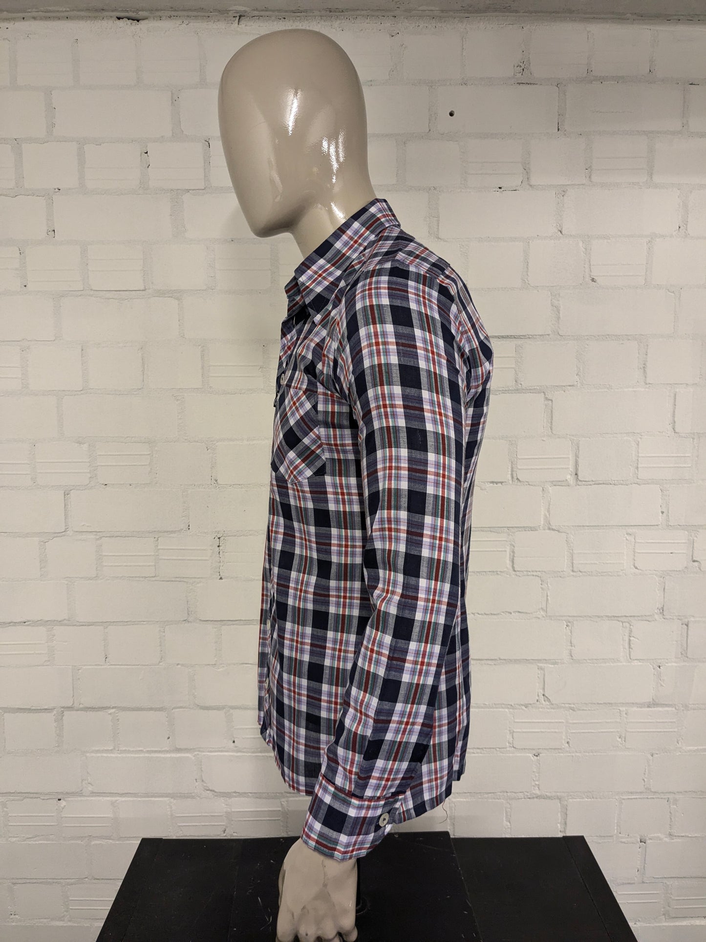 Vintage 70's Yess overhemd met puntkraag en grotere knopen. Paars Roos Groen Zwart geruit. Maat M.