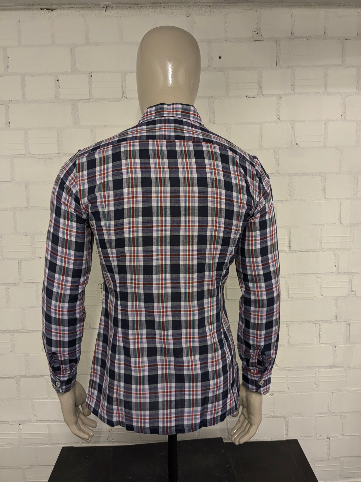 Vintage 70's Yess overhemd met puntkraag en grotere knopen. Paars Roos Groen Zwart geruit. Maat M.