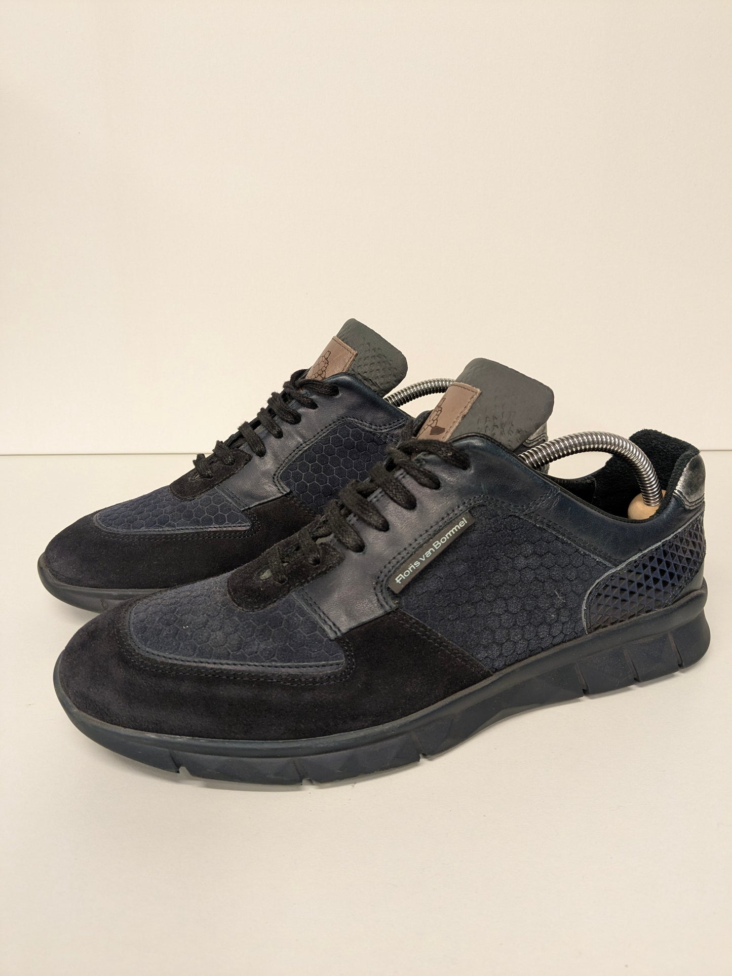 Sneaker Floris van Bommel in pelle. Colore blu scuro. Taglia 8,5/42,5