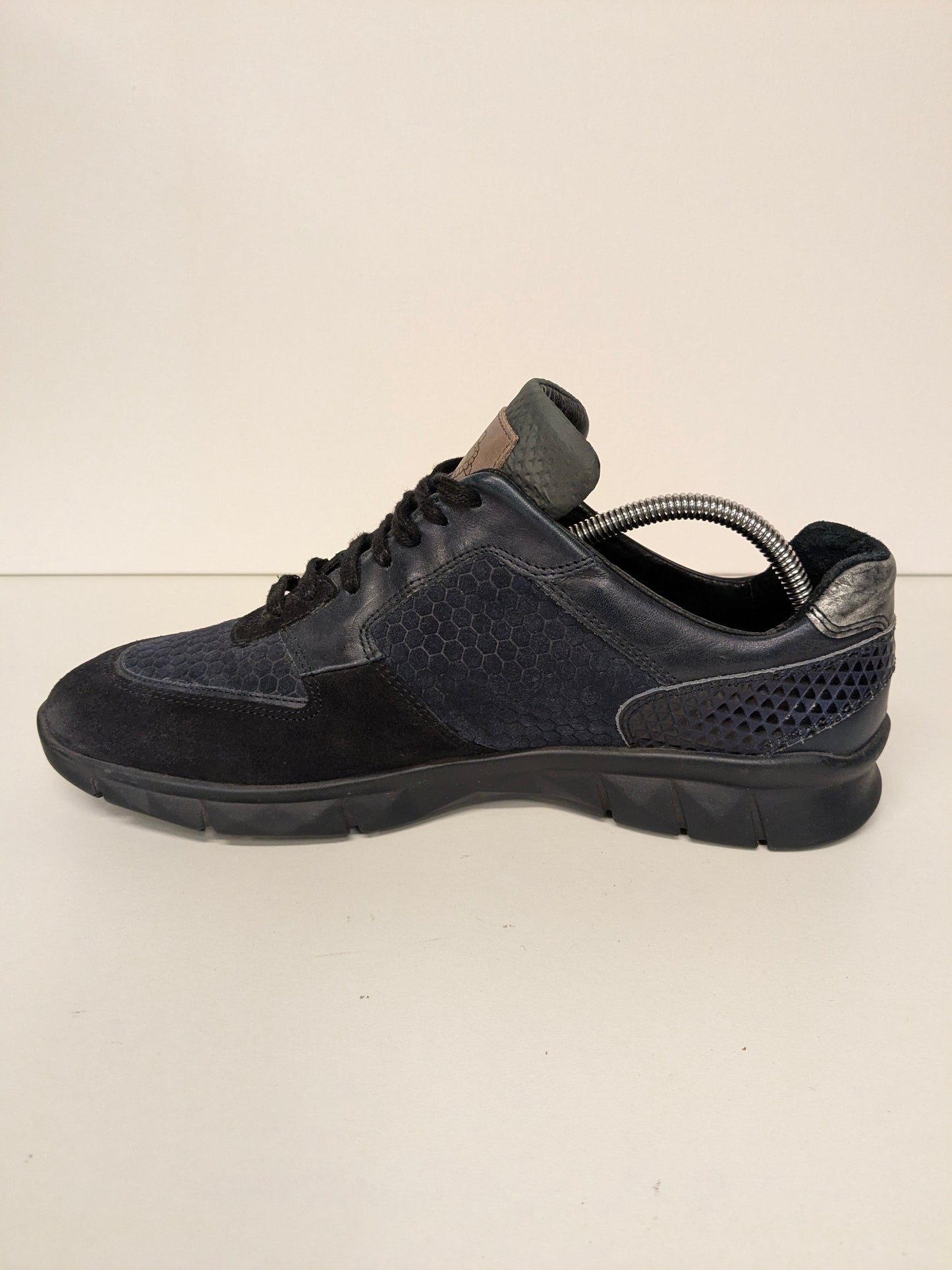 Sneaker Floris van Bommel in pelle. Colore blu scuro. Taglia 8,5/42,5