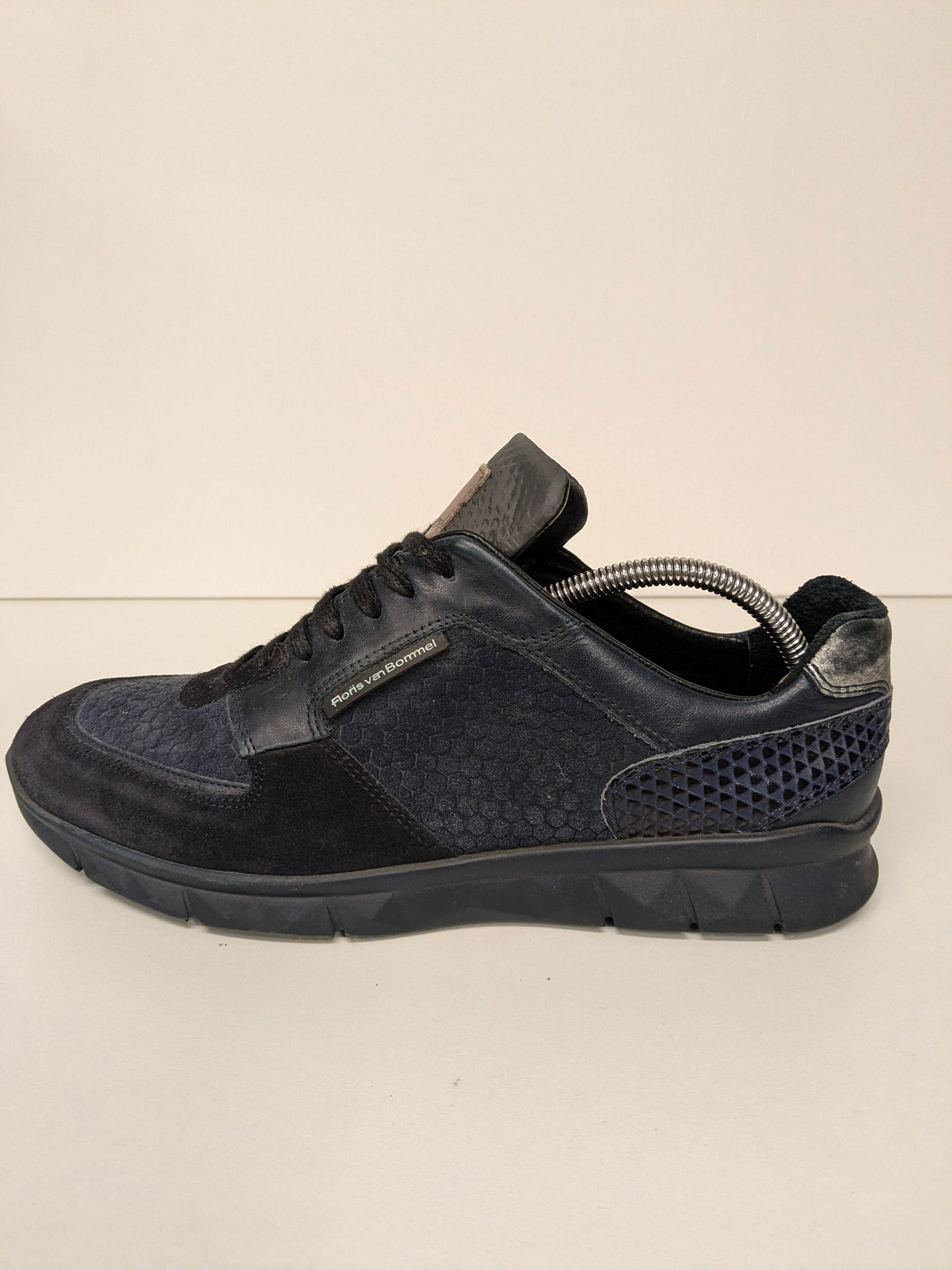 Sneaker Floris van Bommel in pelle. Colore blu scuro. Taglia 8,5/42,5