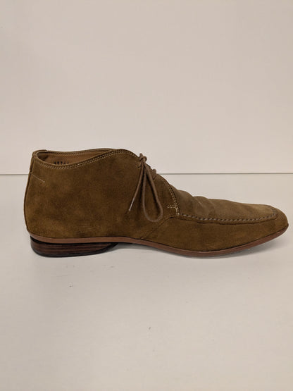 Scarpe stringate Hugo Boss in pelle scamosciata. Di colore marrone. Taglia 8/42.