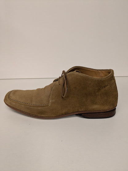 Scarpe stringate Hugo Boss in pelle scamosciata. Di colore marrone. Taglia 8/42.