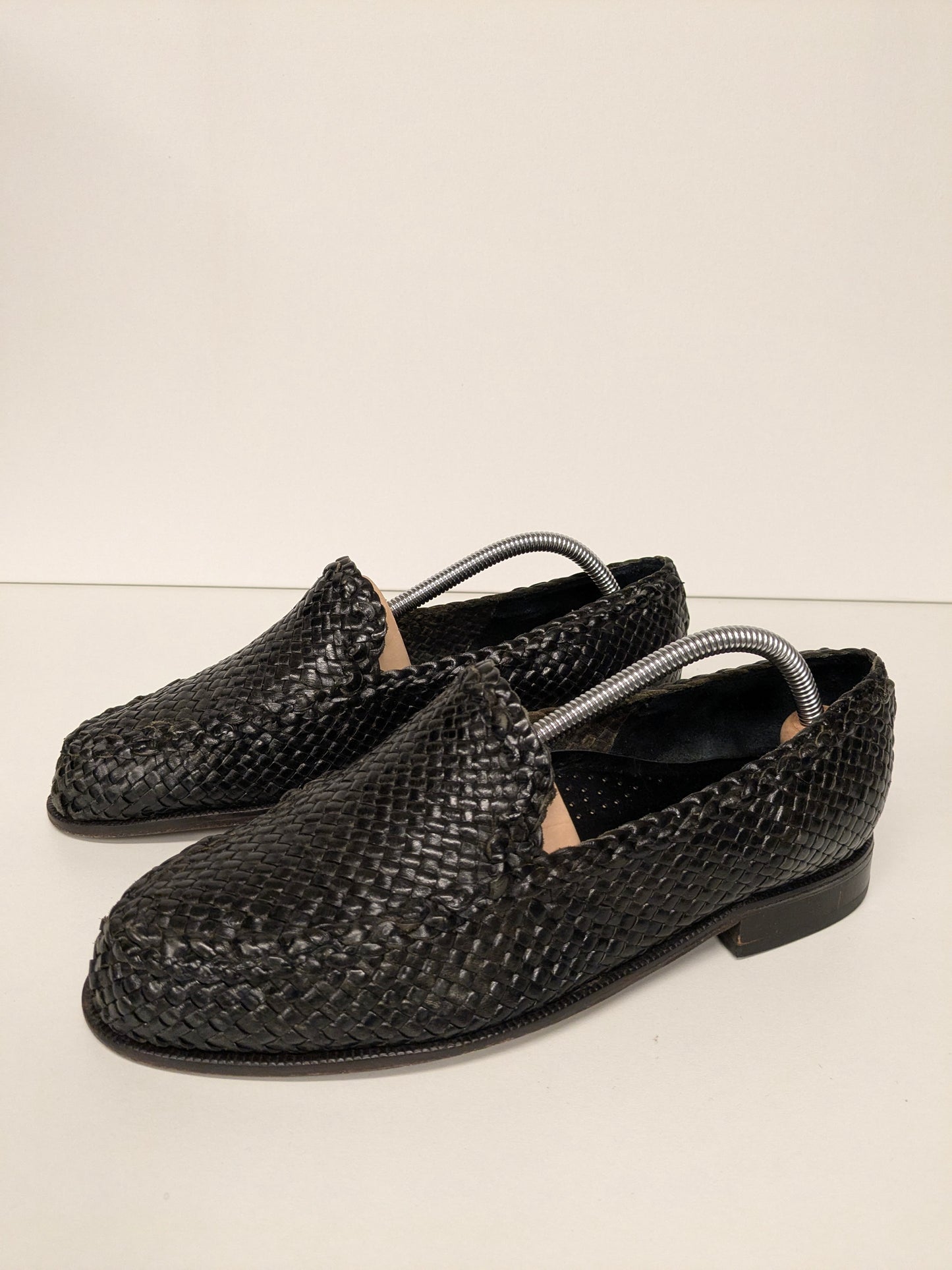 Fratelli Vanni Leather woven moccasins. Dark Brown colored. Size 42.
