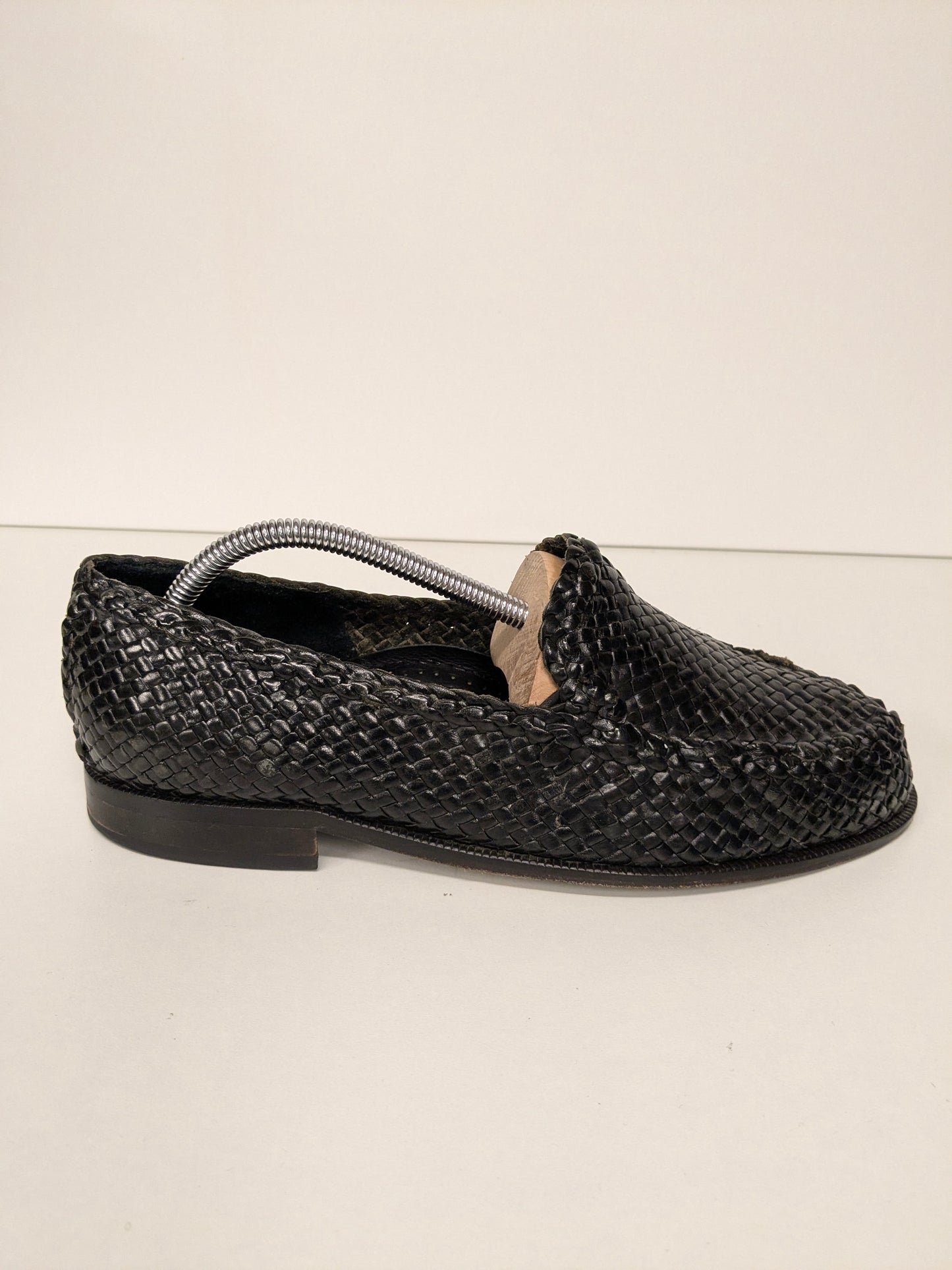 Fratelli Vanni Leather woven moccasins. Dark Brown colored. Size 42.