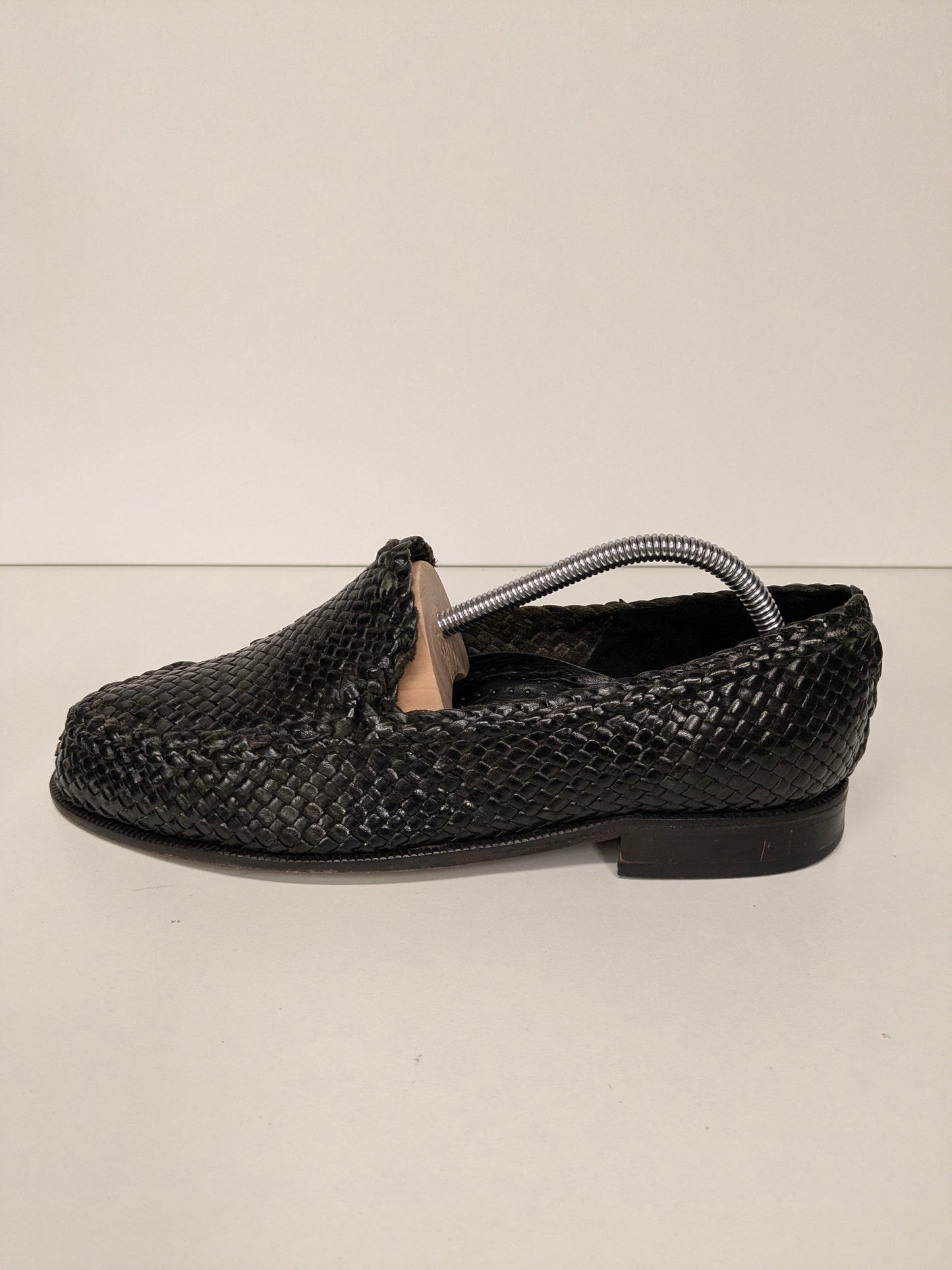 Fratelli Vanni Leather woven moccasins. Dark Brown colored. Size 42.