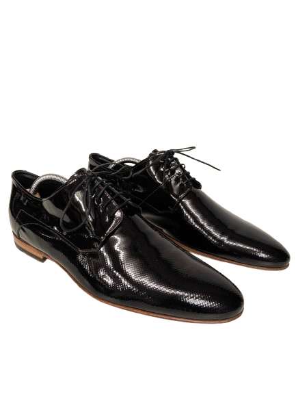Hugo Boss Schnürschuhe aus Lackleder. Dunkelbraun gefärbt. Größe 42.