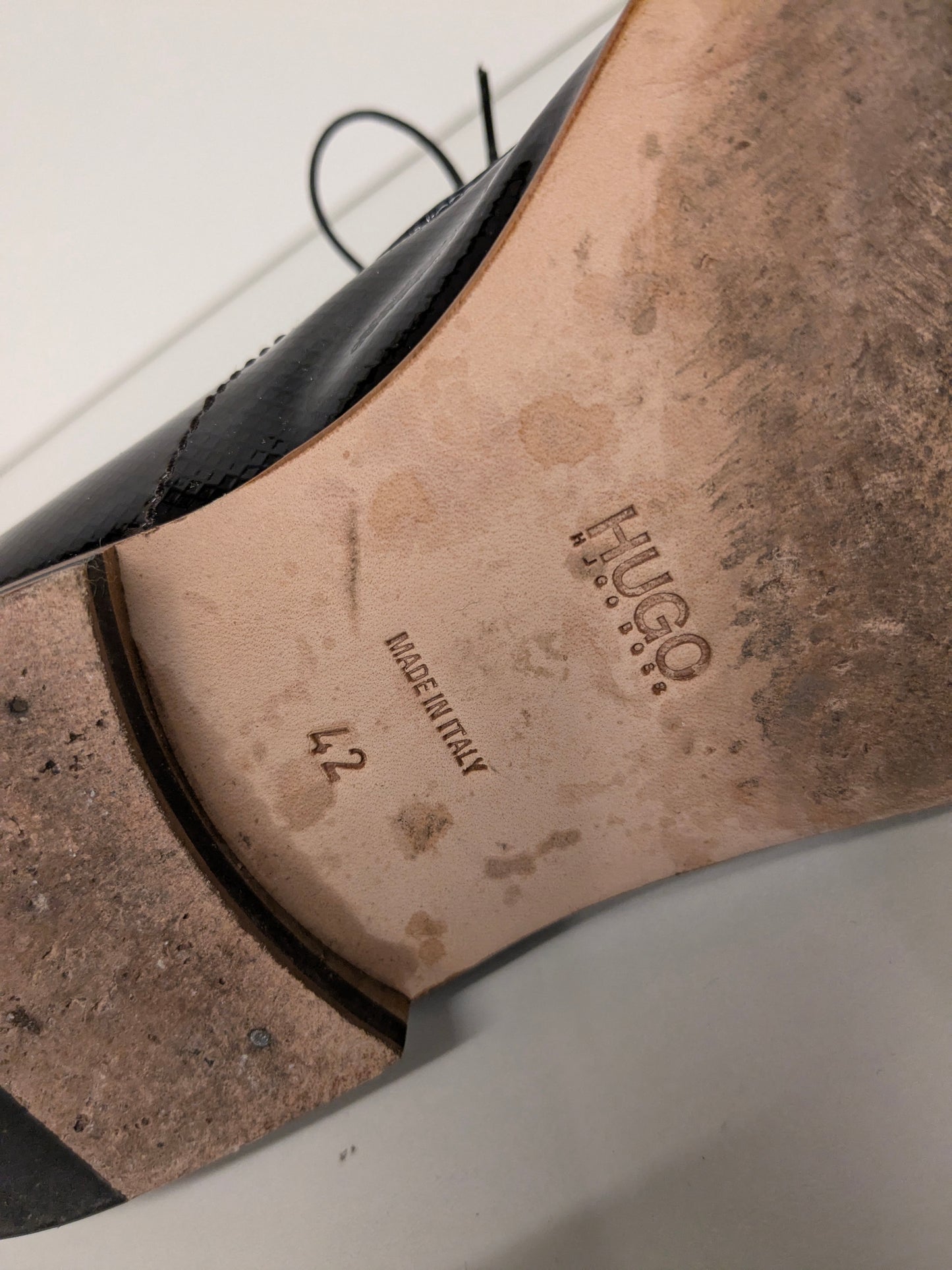 Hugo Boss Lak Leren veterschoenen. Donker Bruin gekleurd. Maat 42.