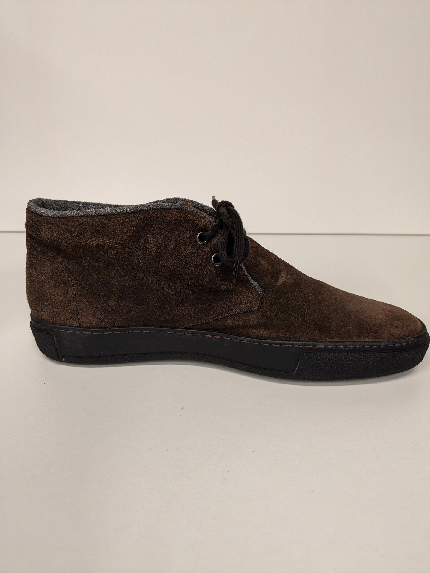 Hugo Boss Schnürstiefel aus Leder. Dunkelbraun mit Textilfutter. Größe 42.