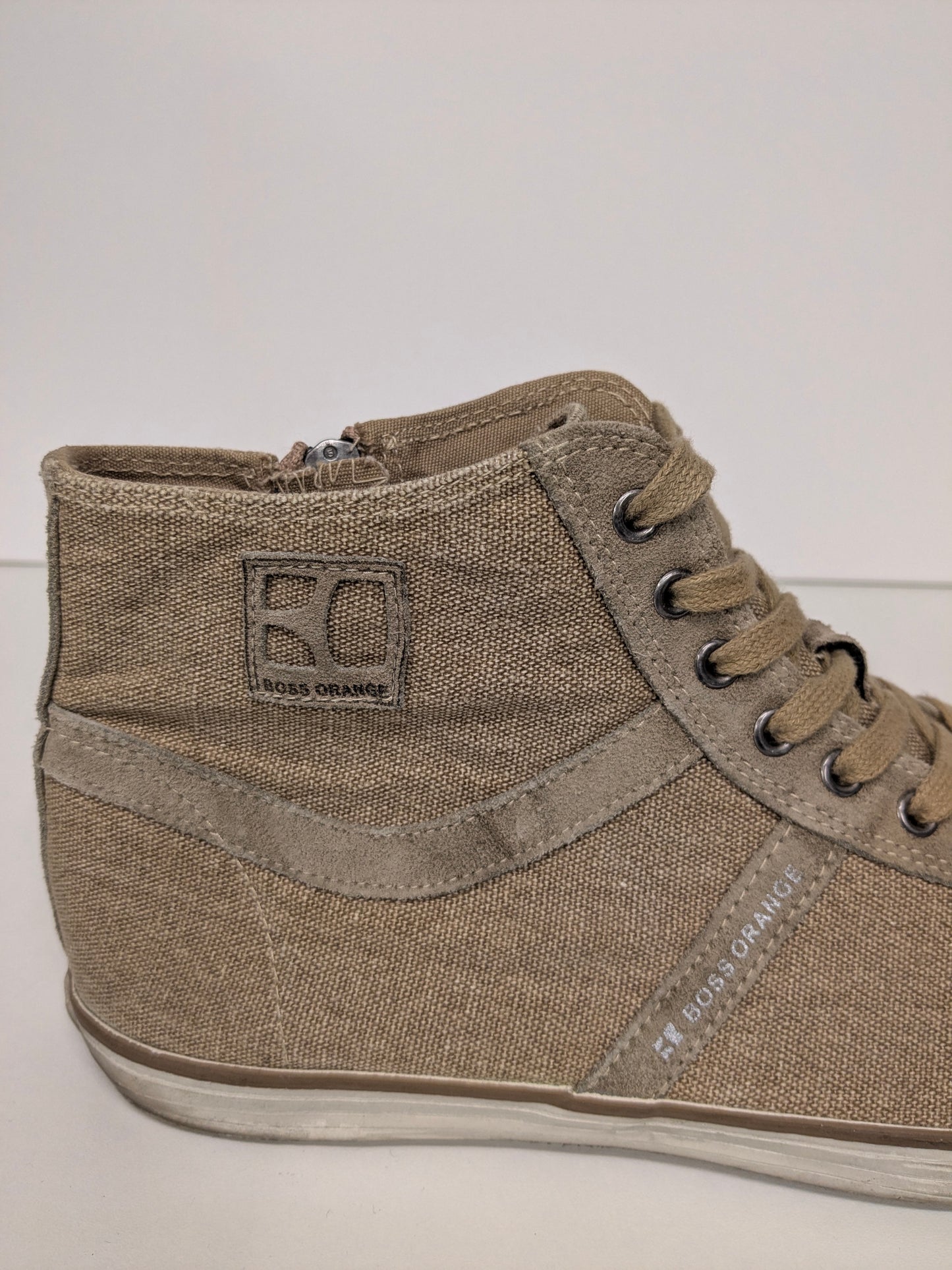 Boss Orange / Hugo Boss hoge stoffen sneakers. Beige gekleurd. Maat 42.