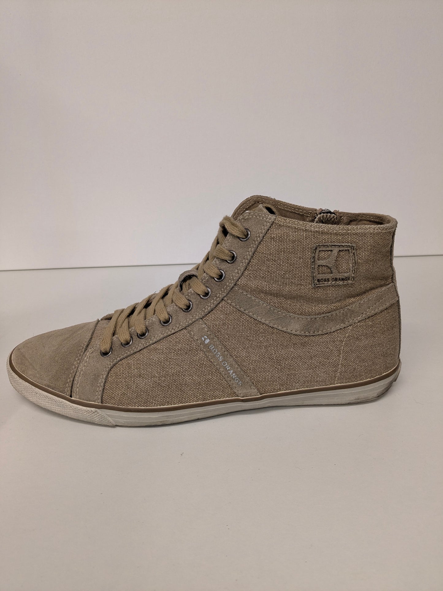 Boss Orange / Hugo Boss hoge stoffen sneakers. Beige gekleurd. Maat 42.