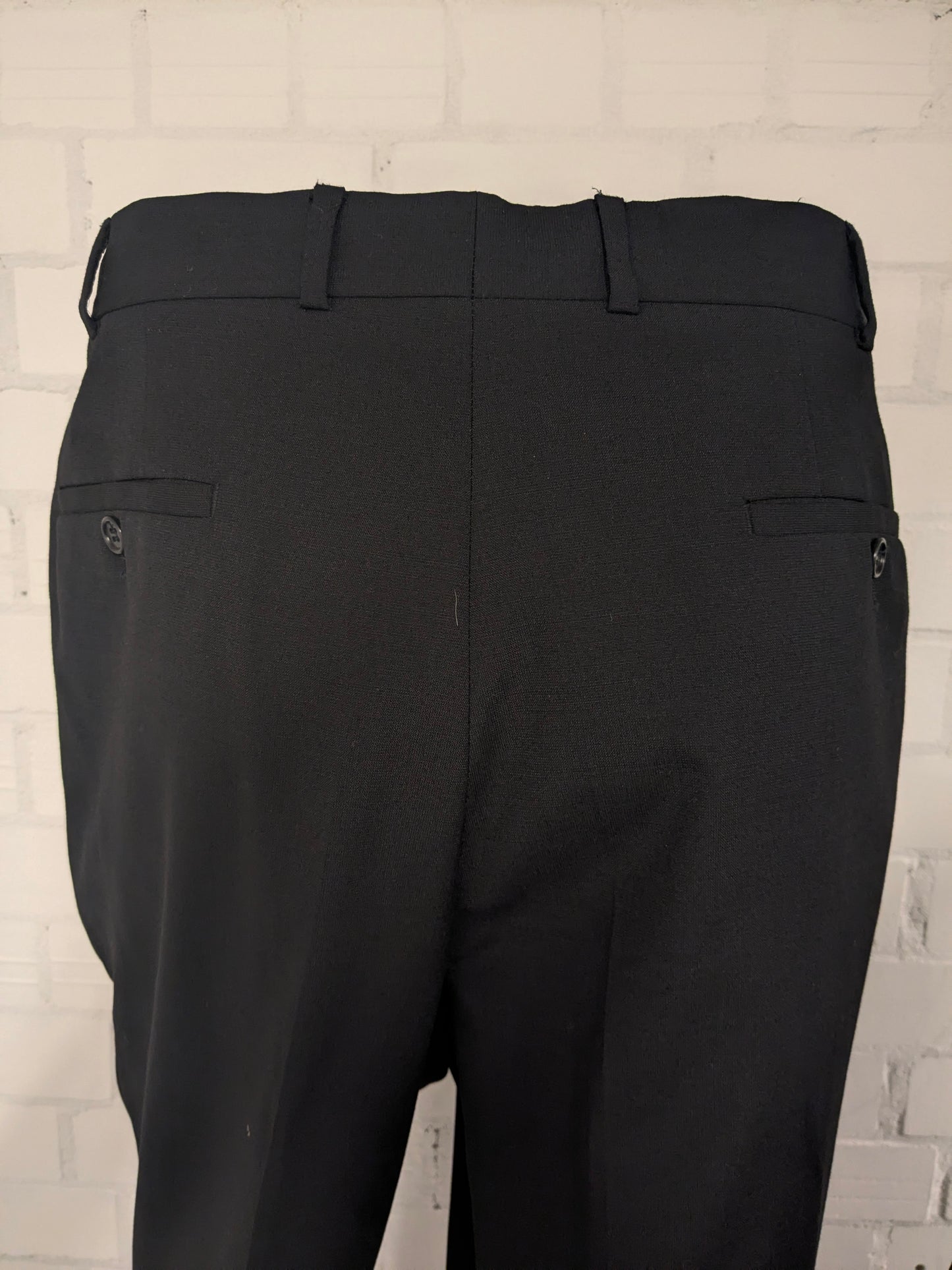 Abito in lana Limo Vierra. Di colore nero. Taglia 56/XL.