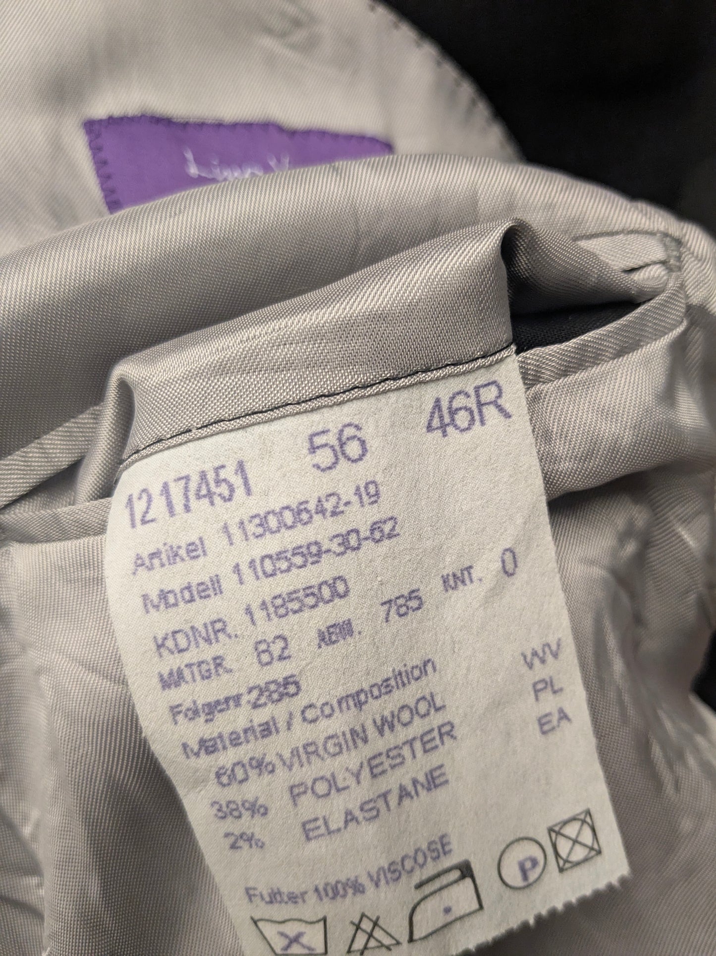 Abito in lana Limo Vierra. Di colore nero. Taglia 56/XL.