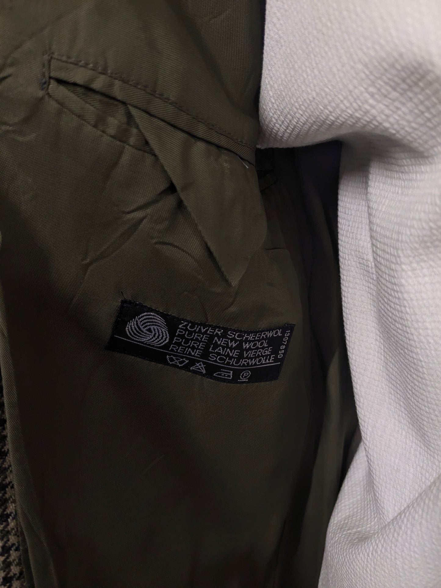 Giacca vintage in lana Well Dress. Motivo Verde Beige Nero Rosso. Taglia 27 (54/L).