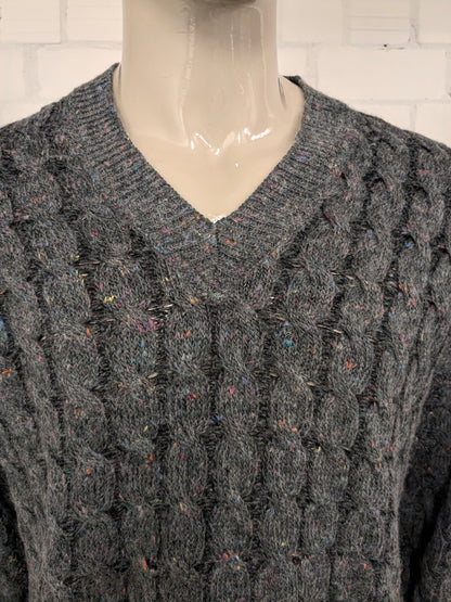 Vintage Castella Alpaca / Wollen trui met V-Hals. Grijs Gekleurde spikkels gemêleerd. Maat XL. 4% Wol en 10% Alpaca Wol.