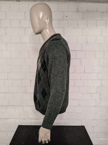Greenwoods Alpaca / Wollen trui met V-Hals. Groen met Argyle print. Maat L. 18% Wol en 9% Alpaca Wol.
