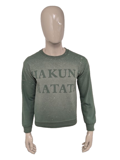 Hakuna Matata sweater. colored green. Size S.
