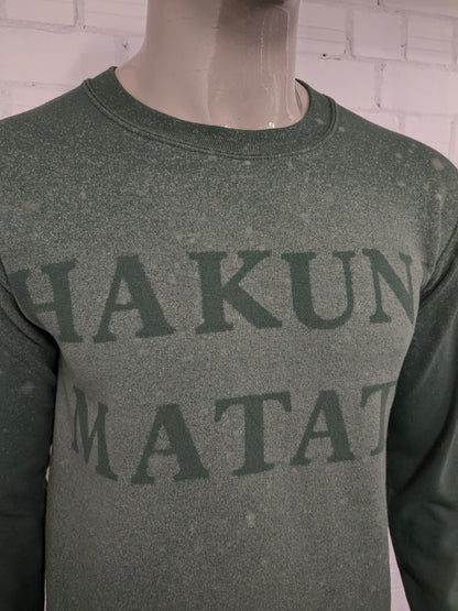 Hakuna Matata sweater. colored green. Size S.