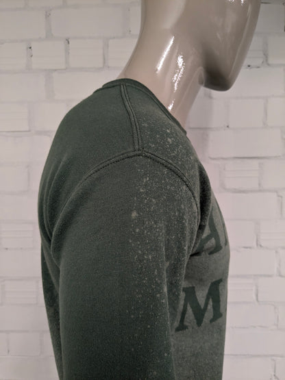 Hakuna Matata sweater. colored green. Size S.