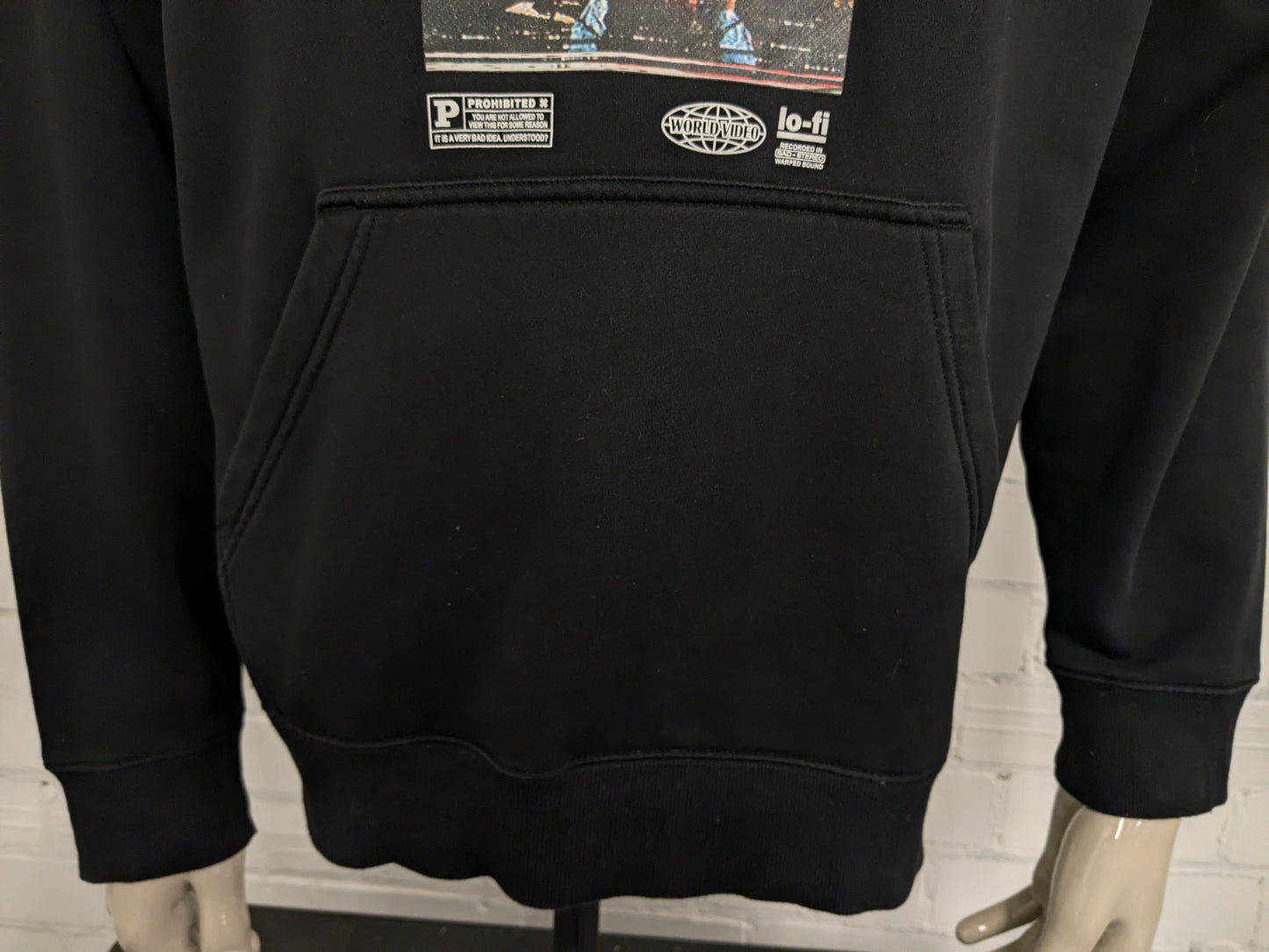 Sweat à capuche H&M "Days of the Hoops". Noir avec impression. Taille XL. coupe surdimensionnée.