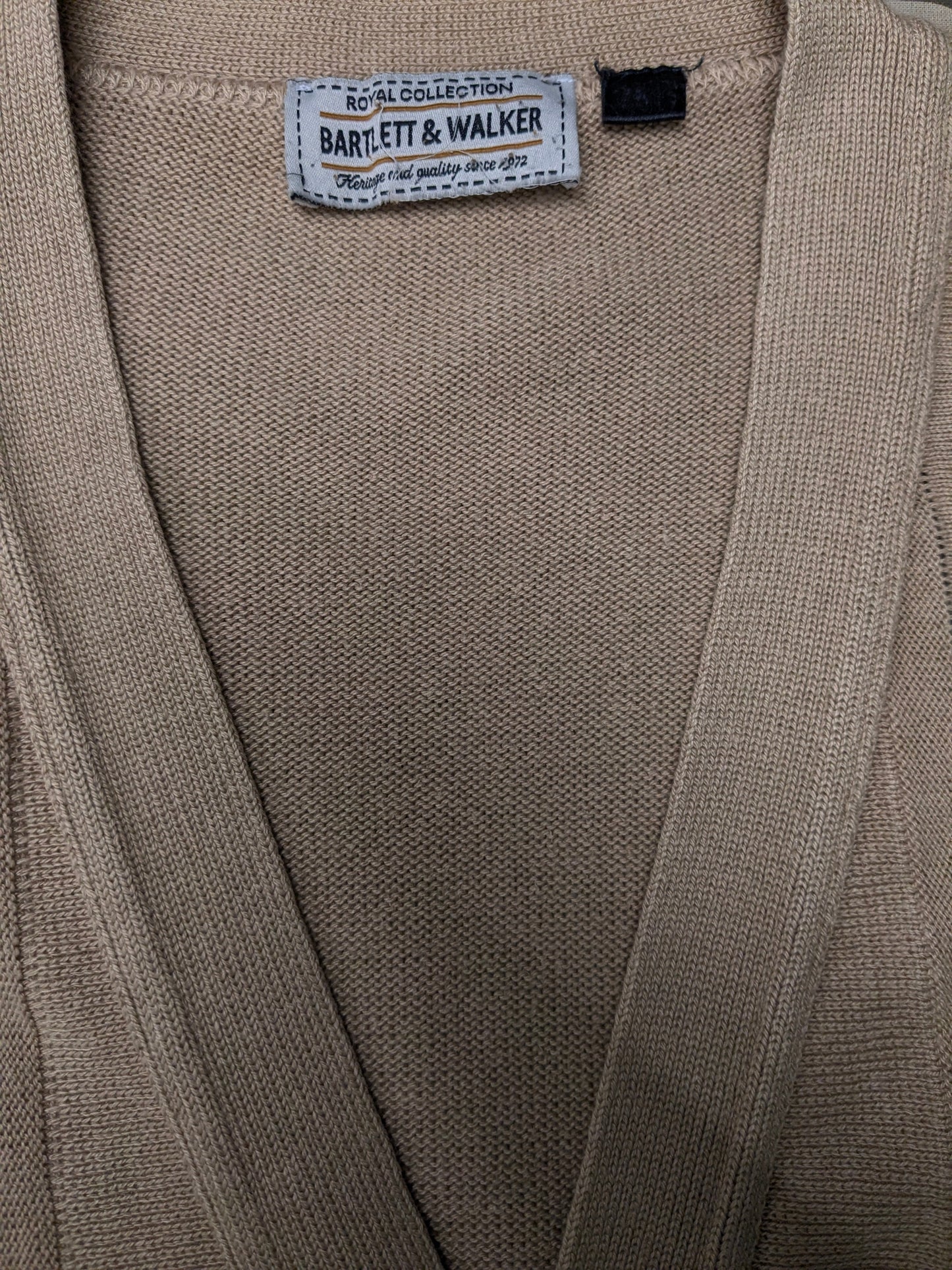 Bartlett & Walker cardigan. Beige Gray Blue colored. Size XL.