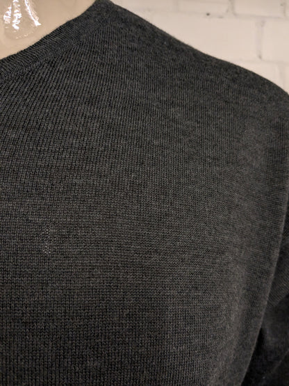 Pull en laine mérinos Fruit of the Loom avec col en V. Gris foncé mélangé. Taille XL. 60% Laine.