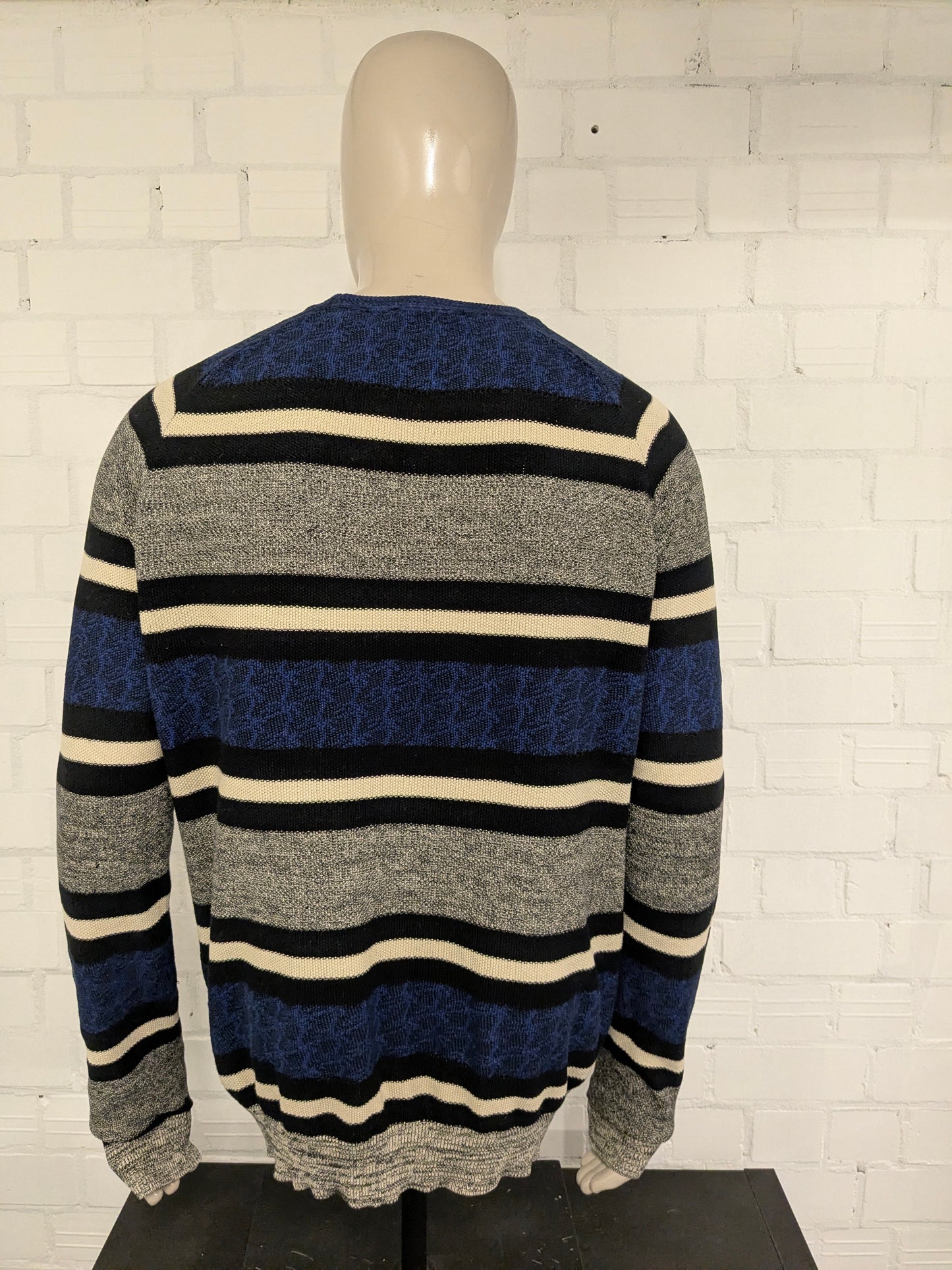 Scotch & Soda sweater. Blue Black Beige colored. Size XL.