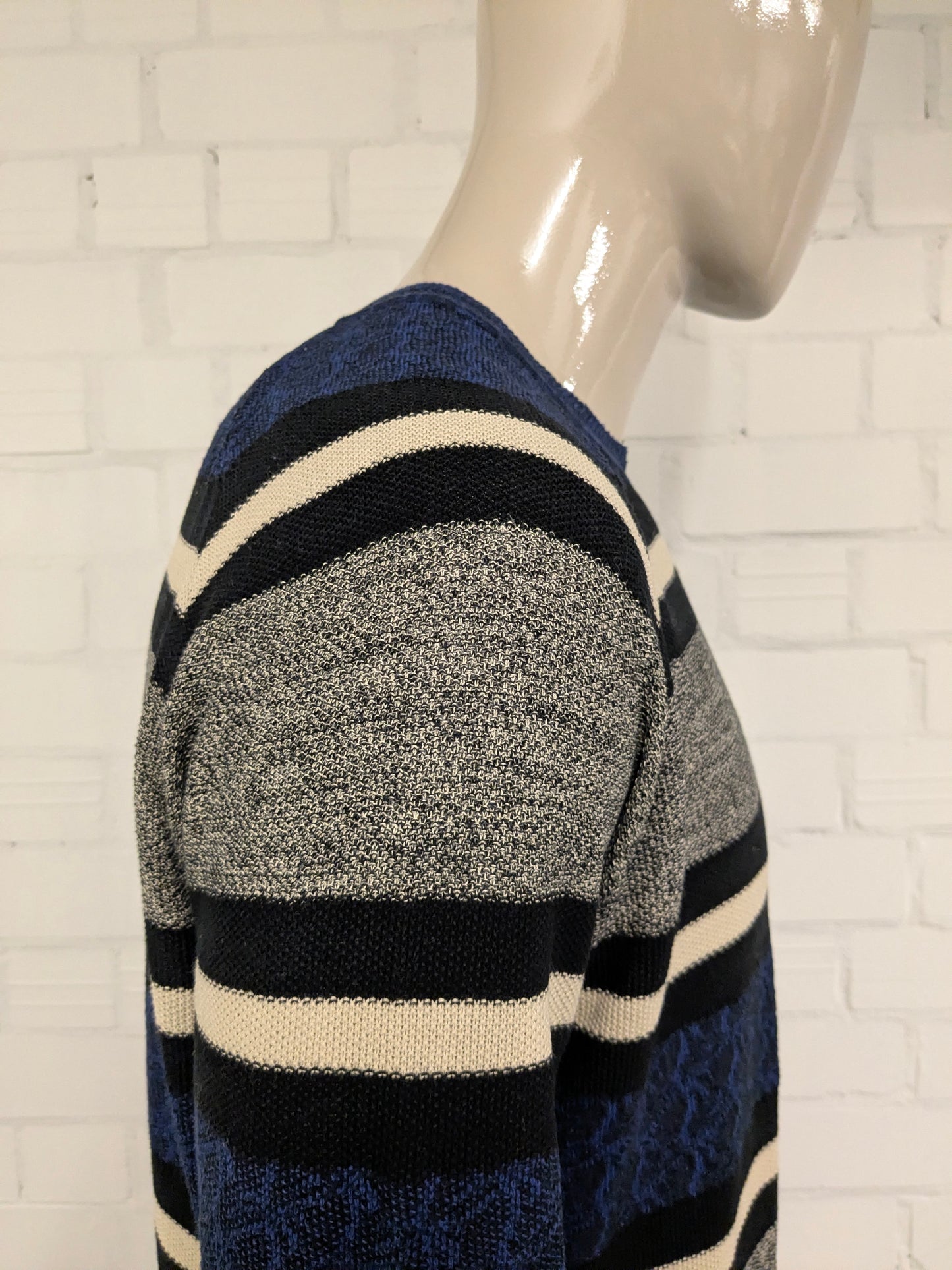 Scotch & Soda sweater. Blue Black Beige colored. Size XL.