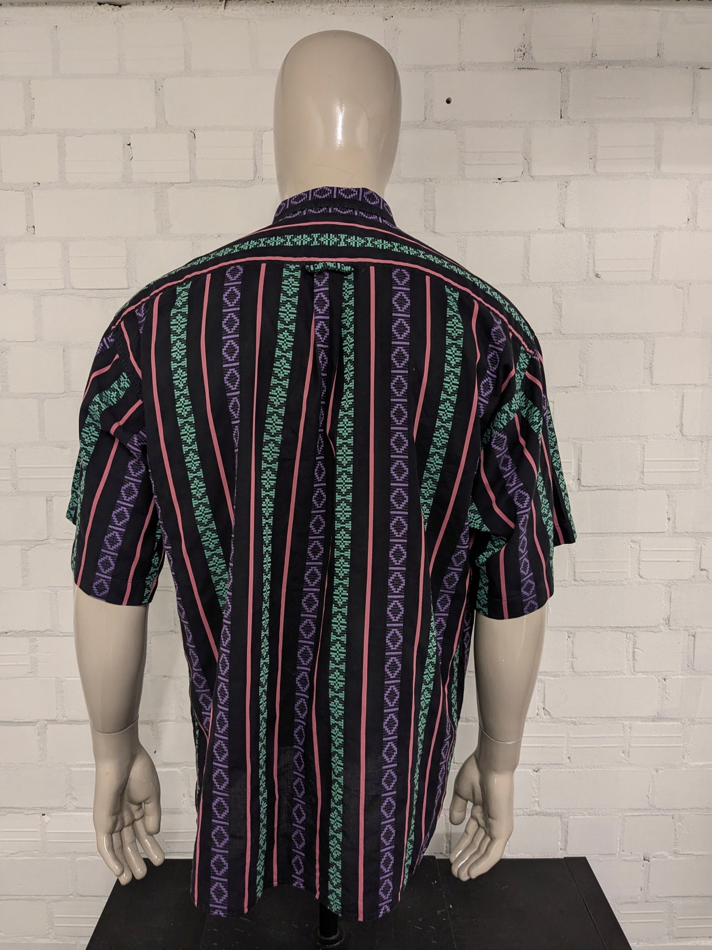 Vintage 80's / 90's Fictif overhemd korte mouw. Zwart Groen Paars Roze gekleurd. Maat XL.