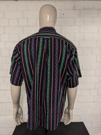 Vintage 80's / 90's Fictif overhemd korte mouw. Zwart Groen Paars Roze gekleurd. Maat XL.