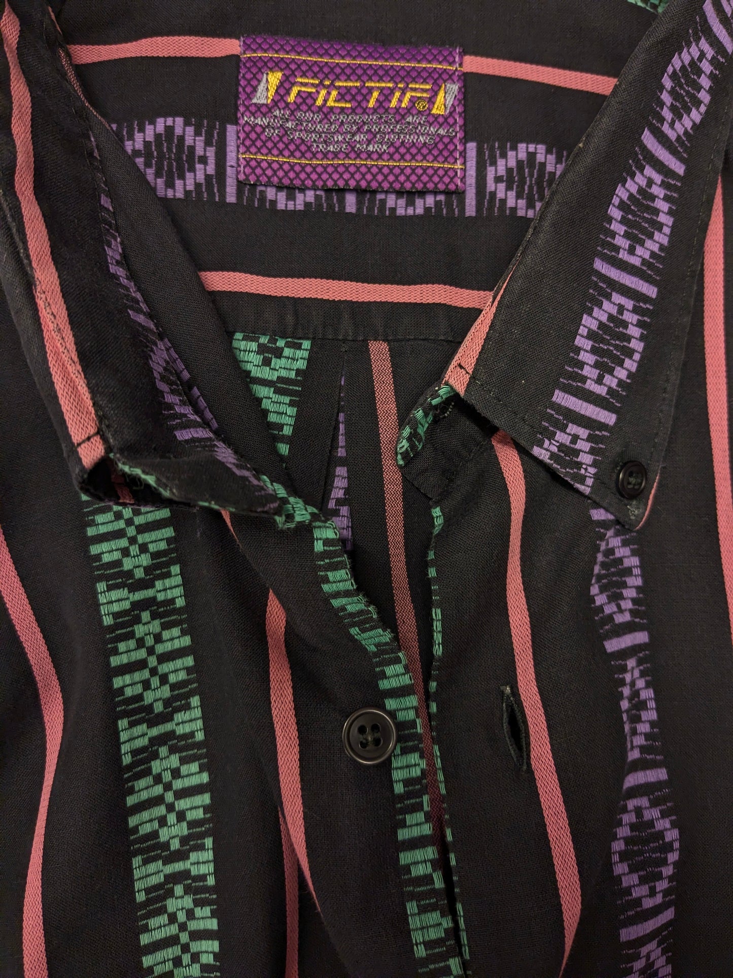 Vintage 80's / 90's Fictif overhemd korte mouw. Zwart Groen Paars Roze gekleurd. Maat XL.