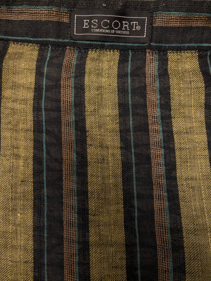 Escort-Hemd mit kurzen Ärmeln und kurzem Bauernkragen. Grün Braun Blau gestreift. Größe M.