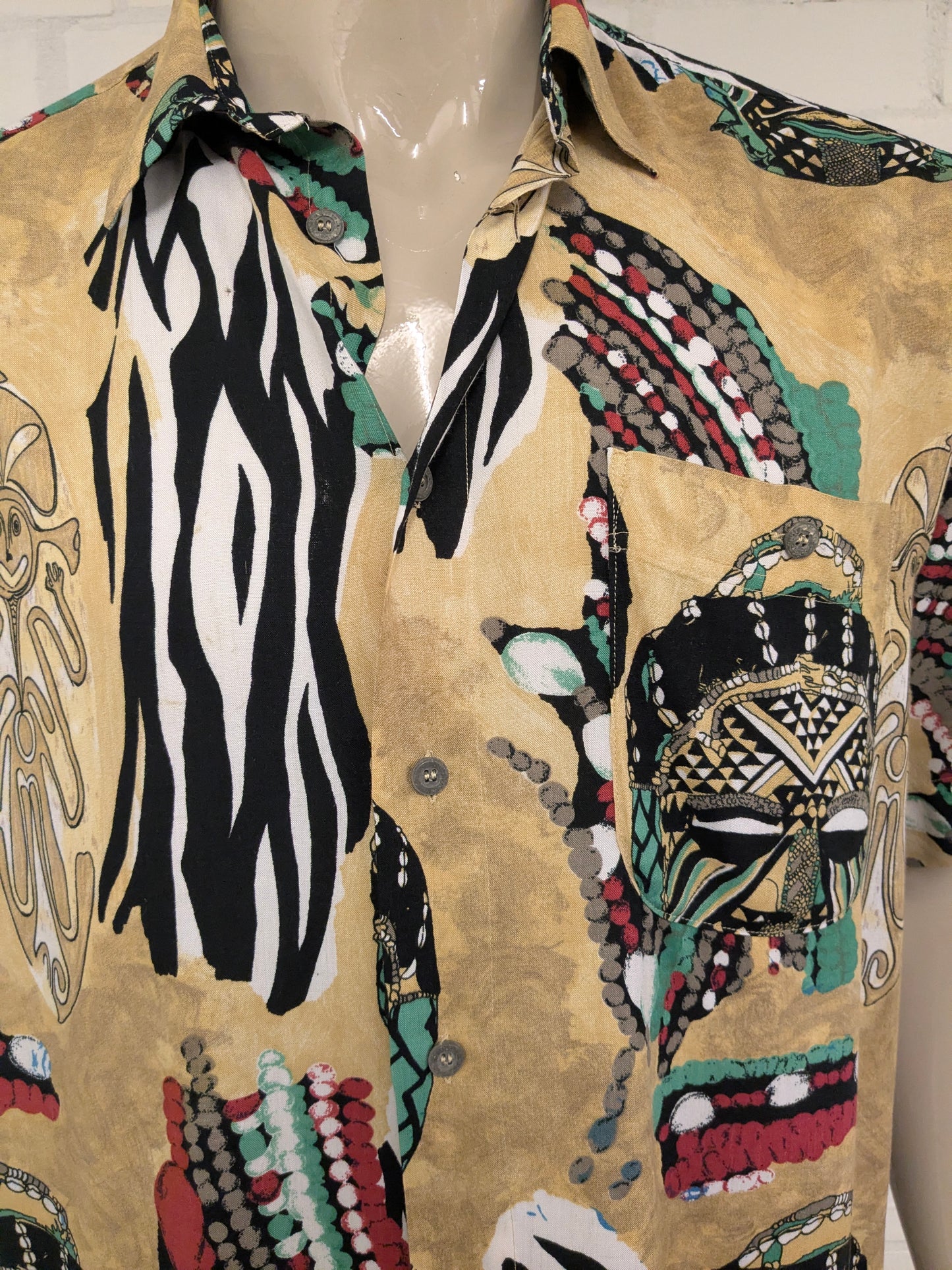 Vintage 80's / 90's Ahlemeyer overhemd korte mouw. Rood Groen Gele tribal print. Maat 2XL / XXL.