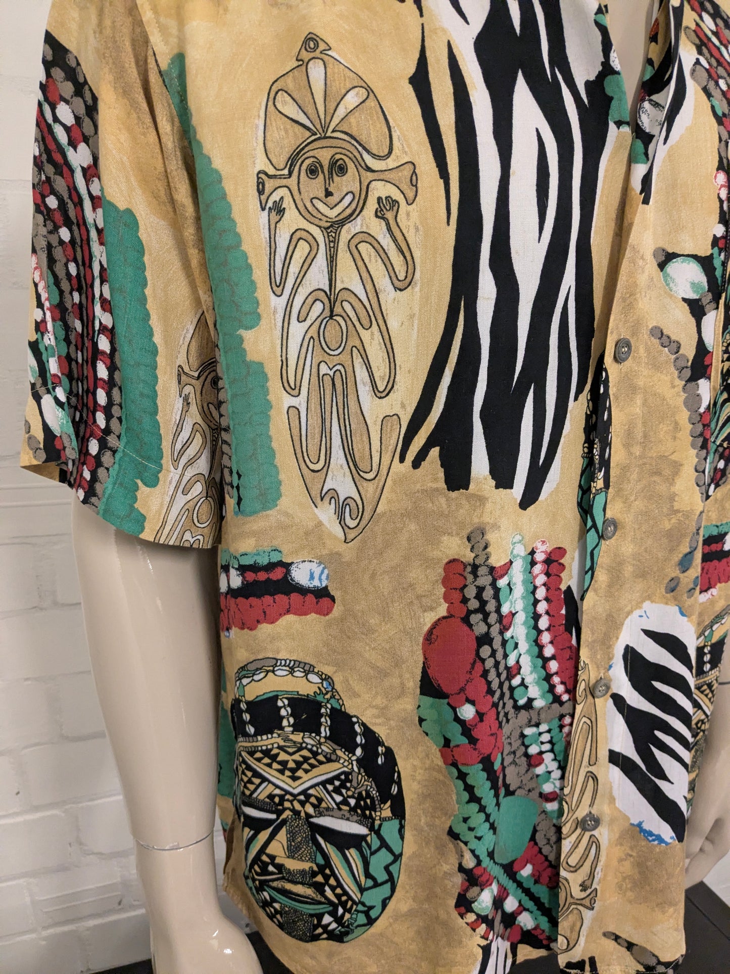 Vintage 80's / 90's Ahlemeyer overhemd korte mouw. Rood Groen Gele tribal print. Maat 2XL / XXL.