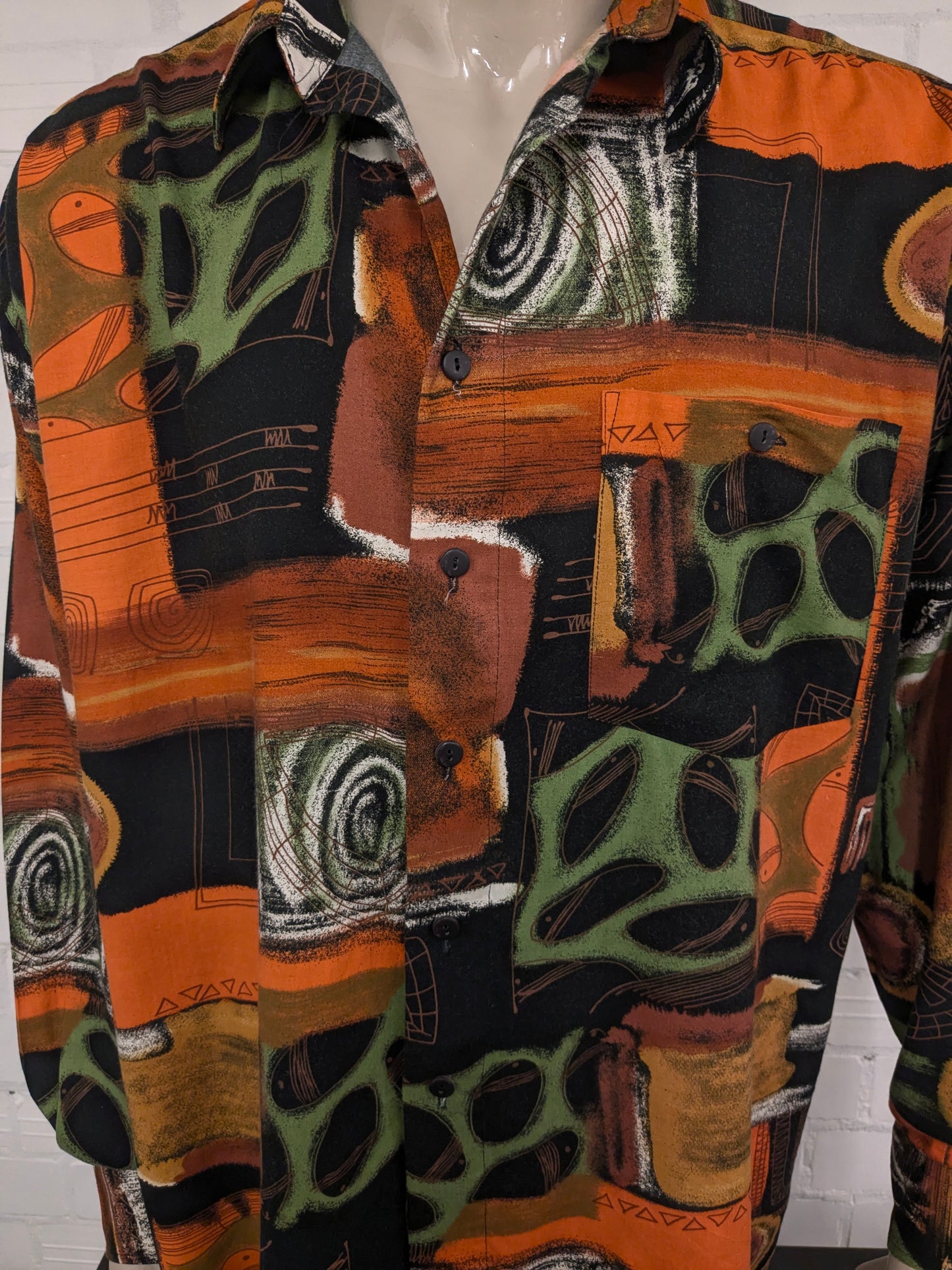 Camisa Waterline vintage de los años 80/90. Estampado naranja, verde y negro. Talla 2XL / XXL.
