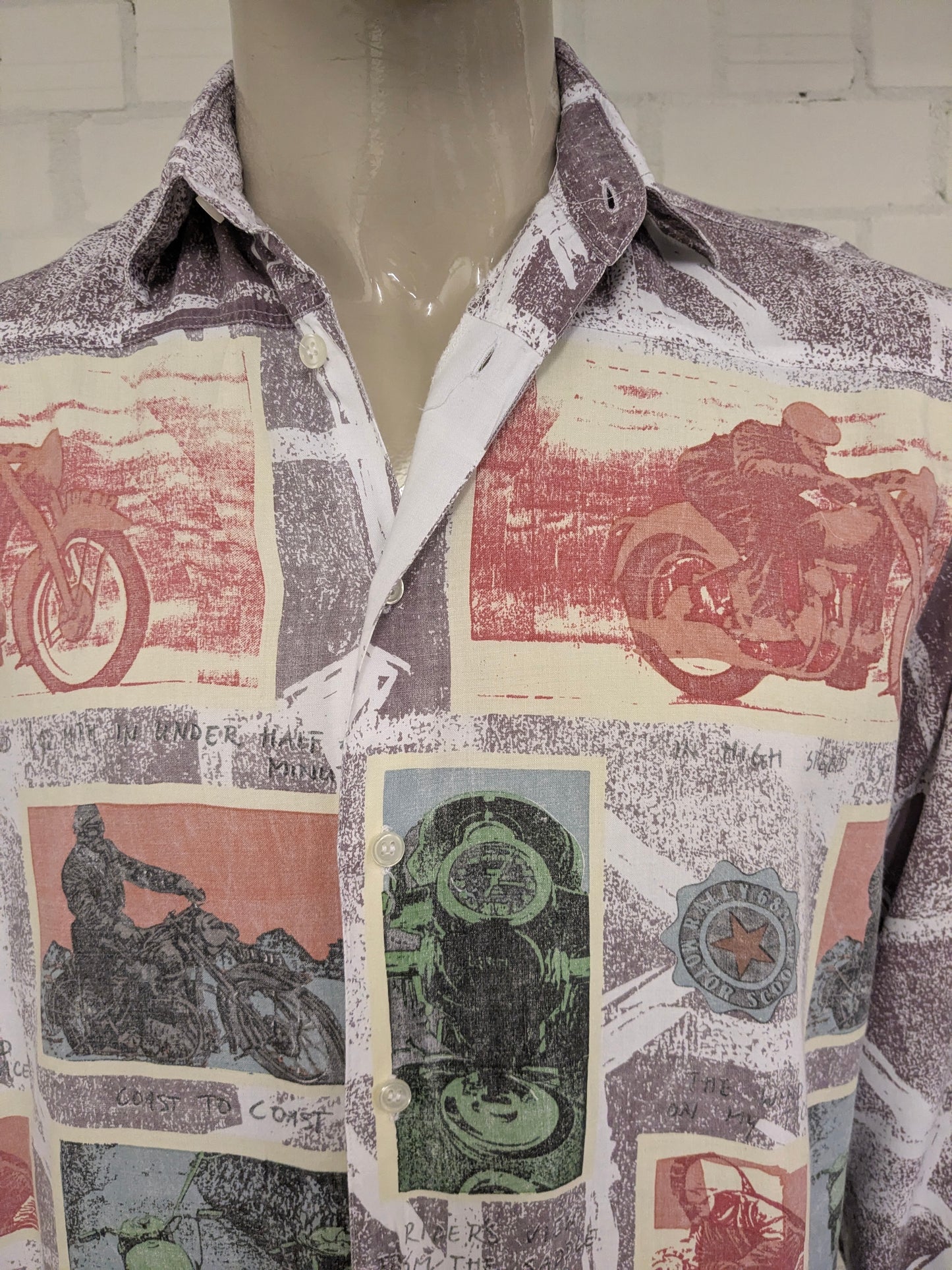 Vintage 80's / 90's Cicerone & Co overhemd. Rood Groen Grijs gekleurd. Maat XL.