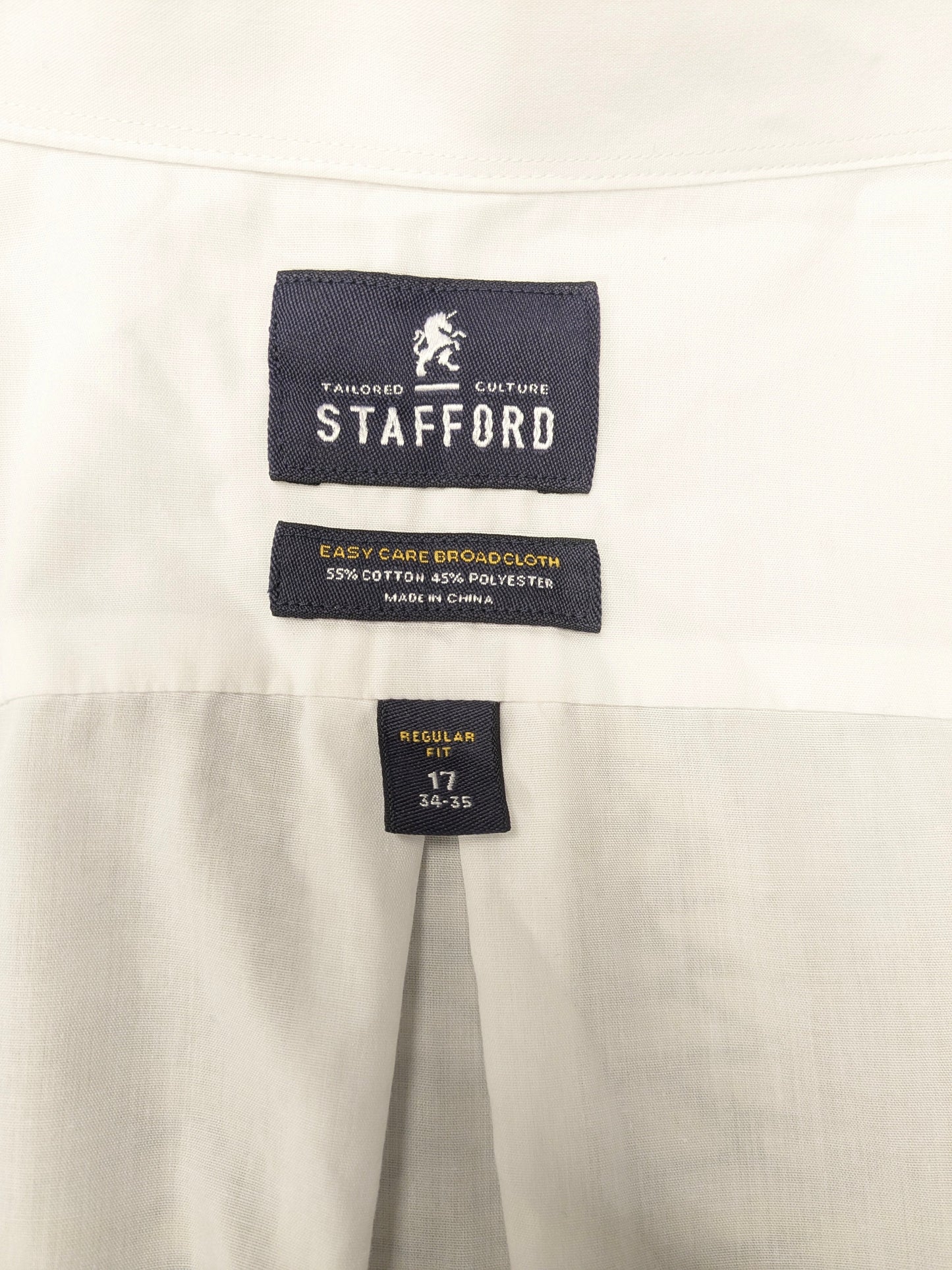 Camisa Stafford. De color blanco. Talla XL. ajuste regular.