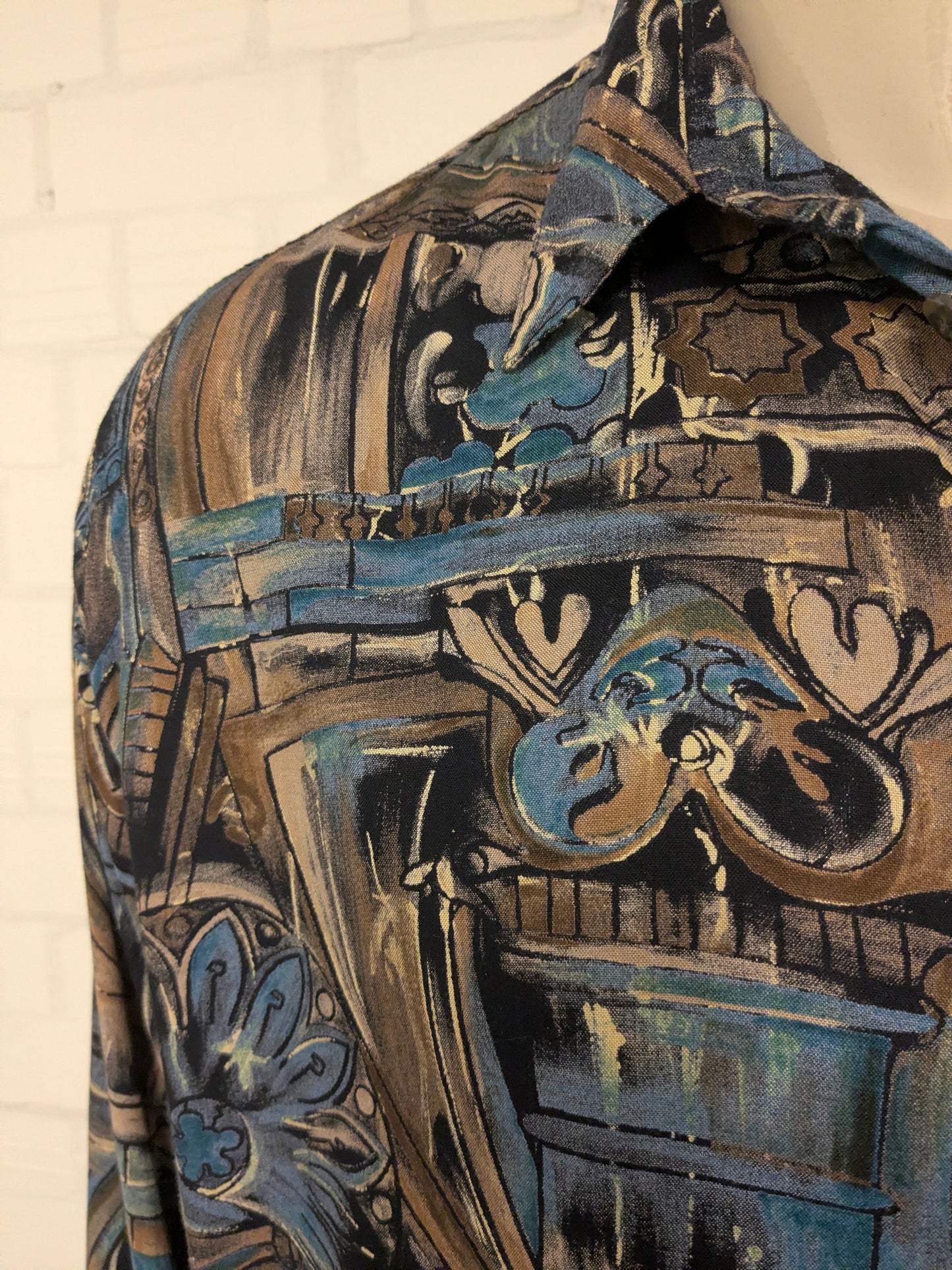 Camisa Gin Tonic vintage años 80/90. Estampado marrón azul amarillo. Talla 2XL / XXL.