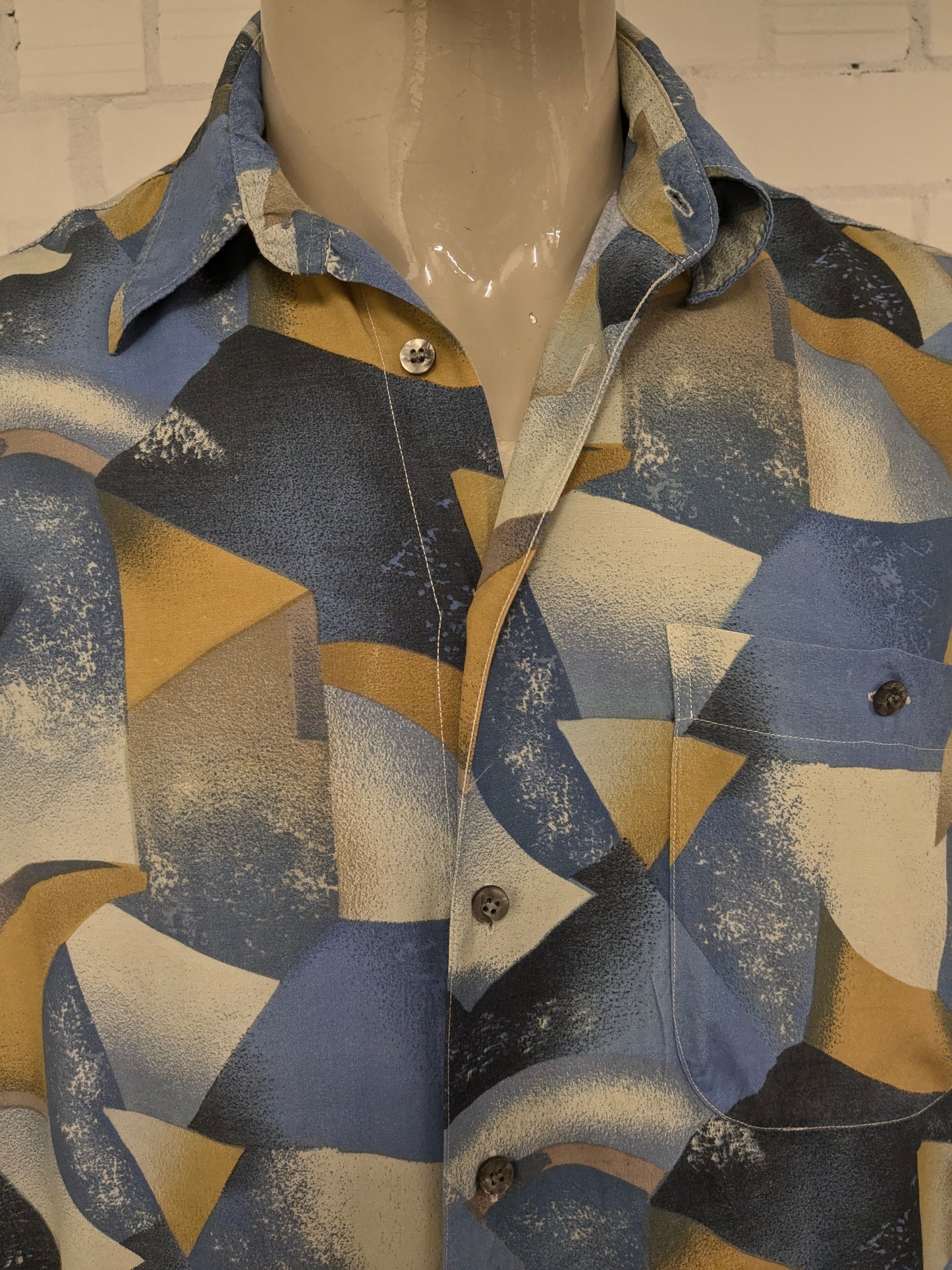 Vintage 80's / 90's Viscose Angelo Litrico overhemd. Blauw Gele print. Maat XL.