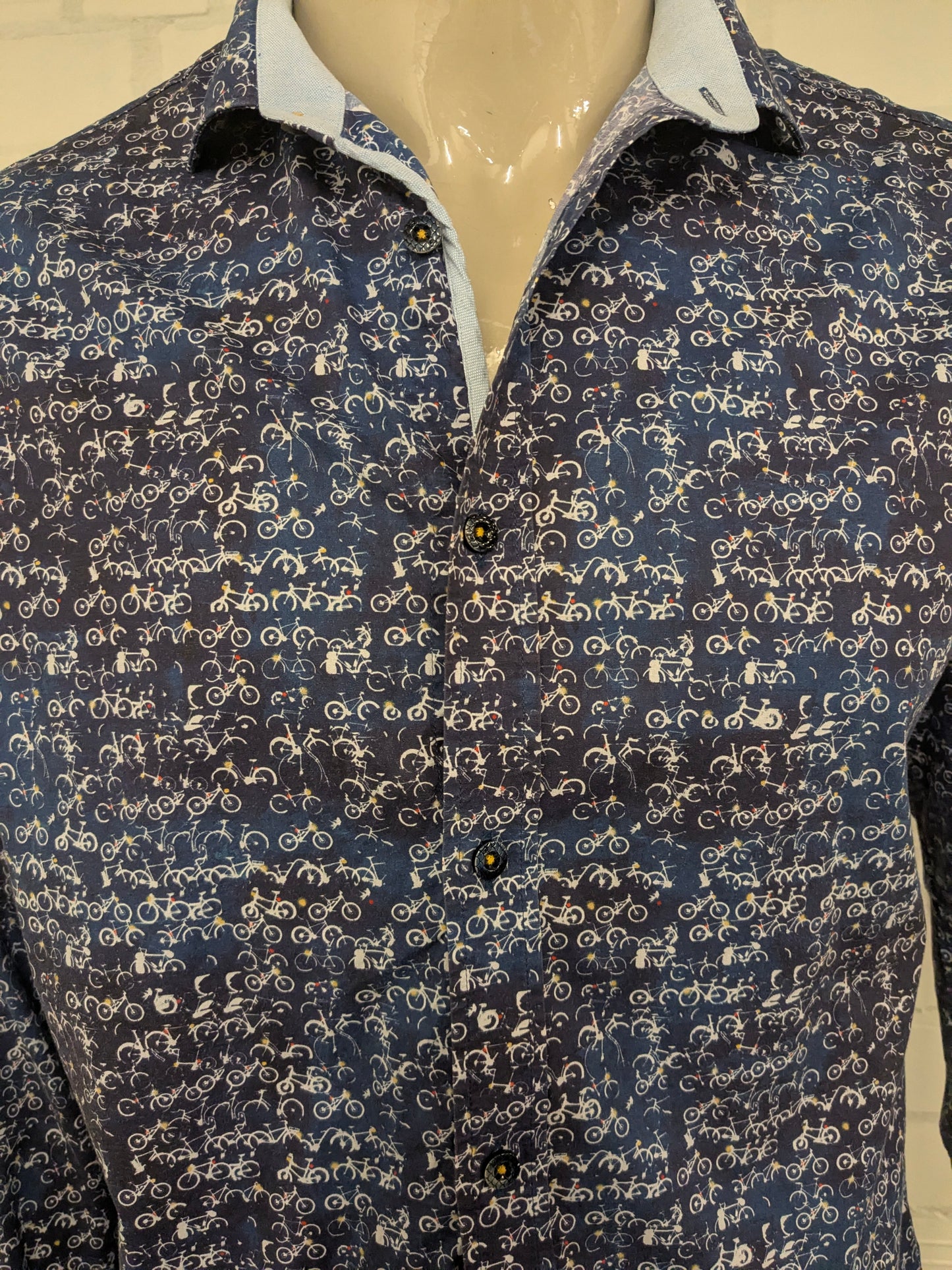 A Fish named Fred overhemd. Blauw Witte fietsen print. Maat L.