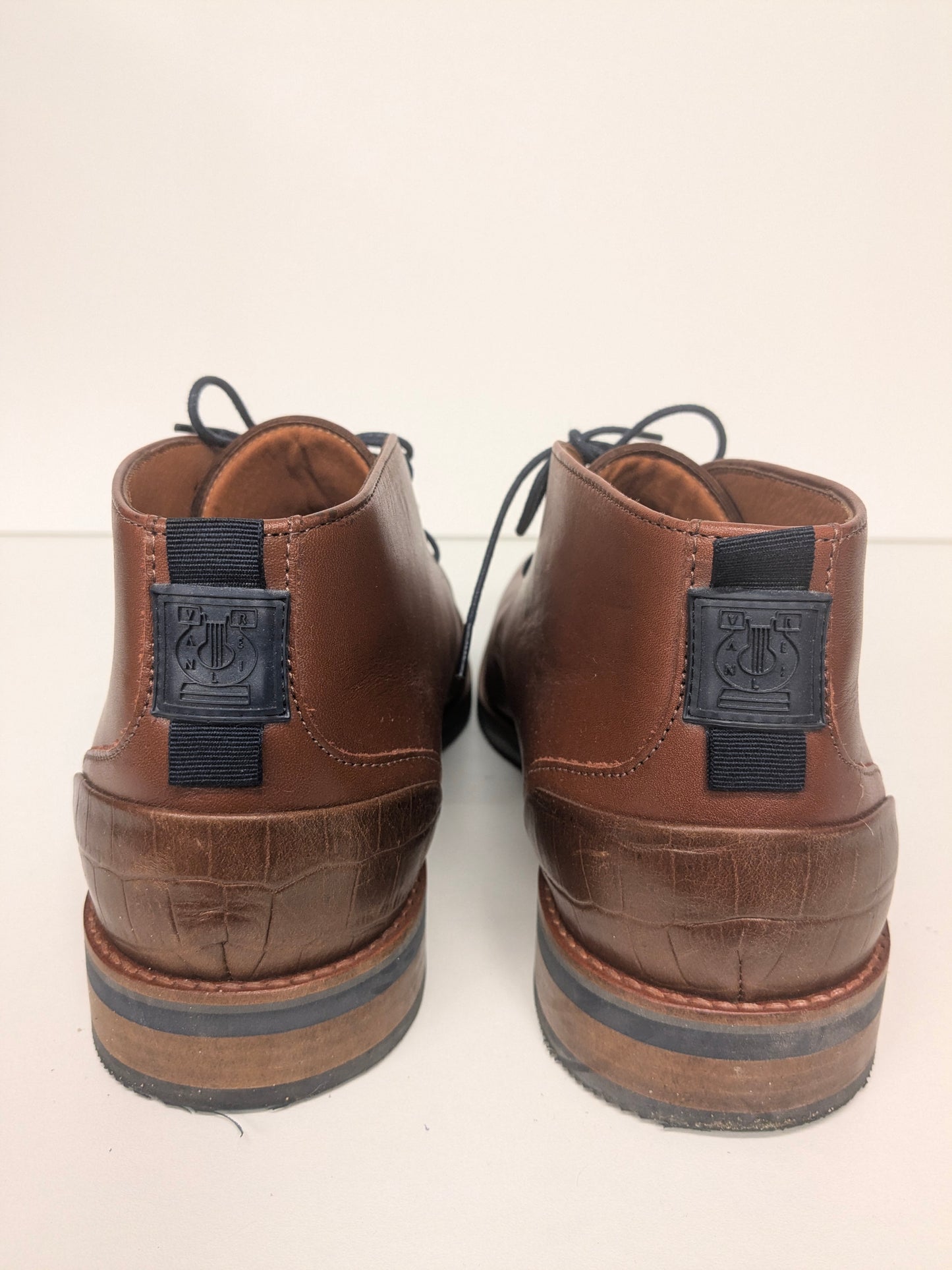 Van Lier Leren veterschoenen. Bruin gekleurd. Maat 43.